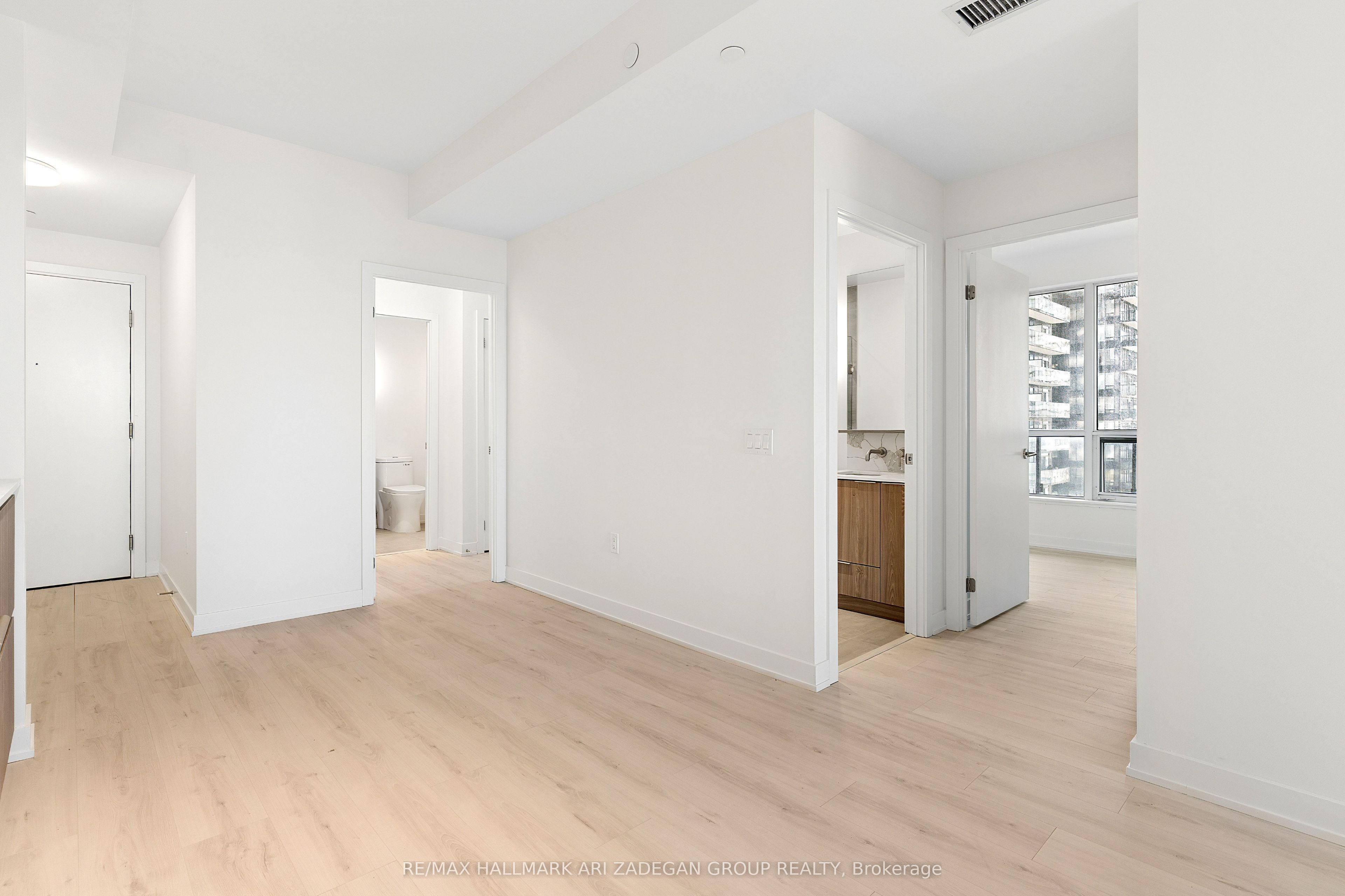 110 Broadway Avenue 2102 Property Photo 11