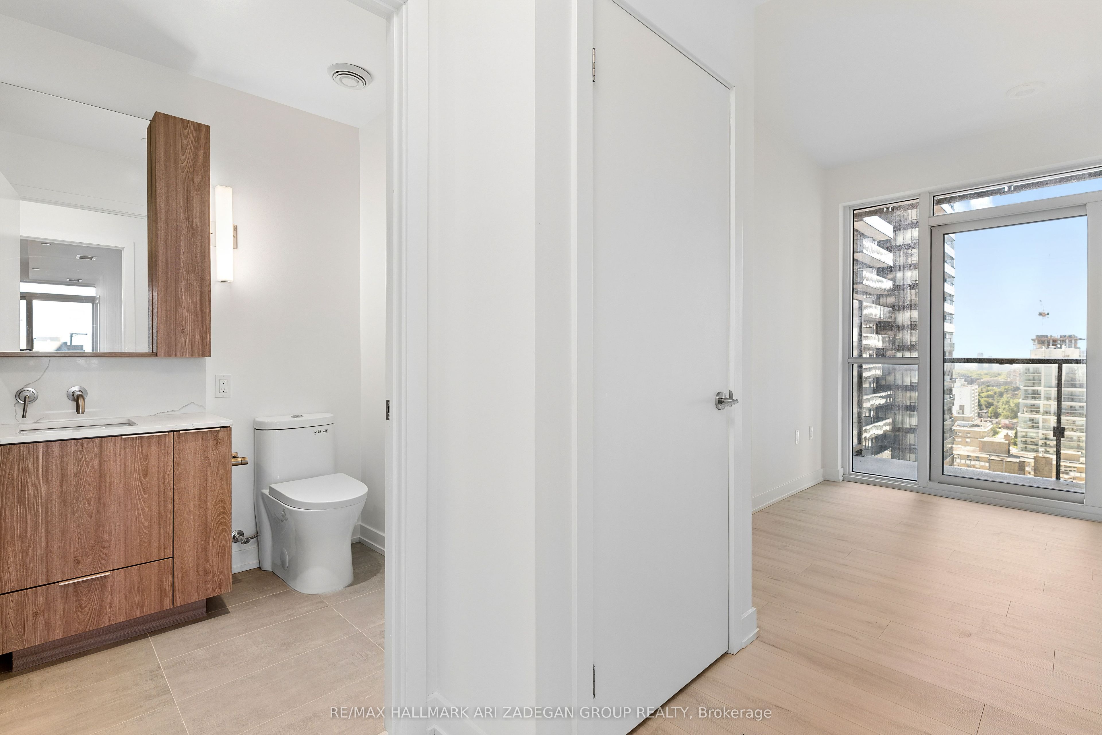 110 Broadway Avenue 2102 Property Photo 12