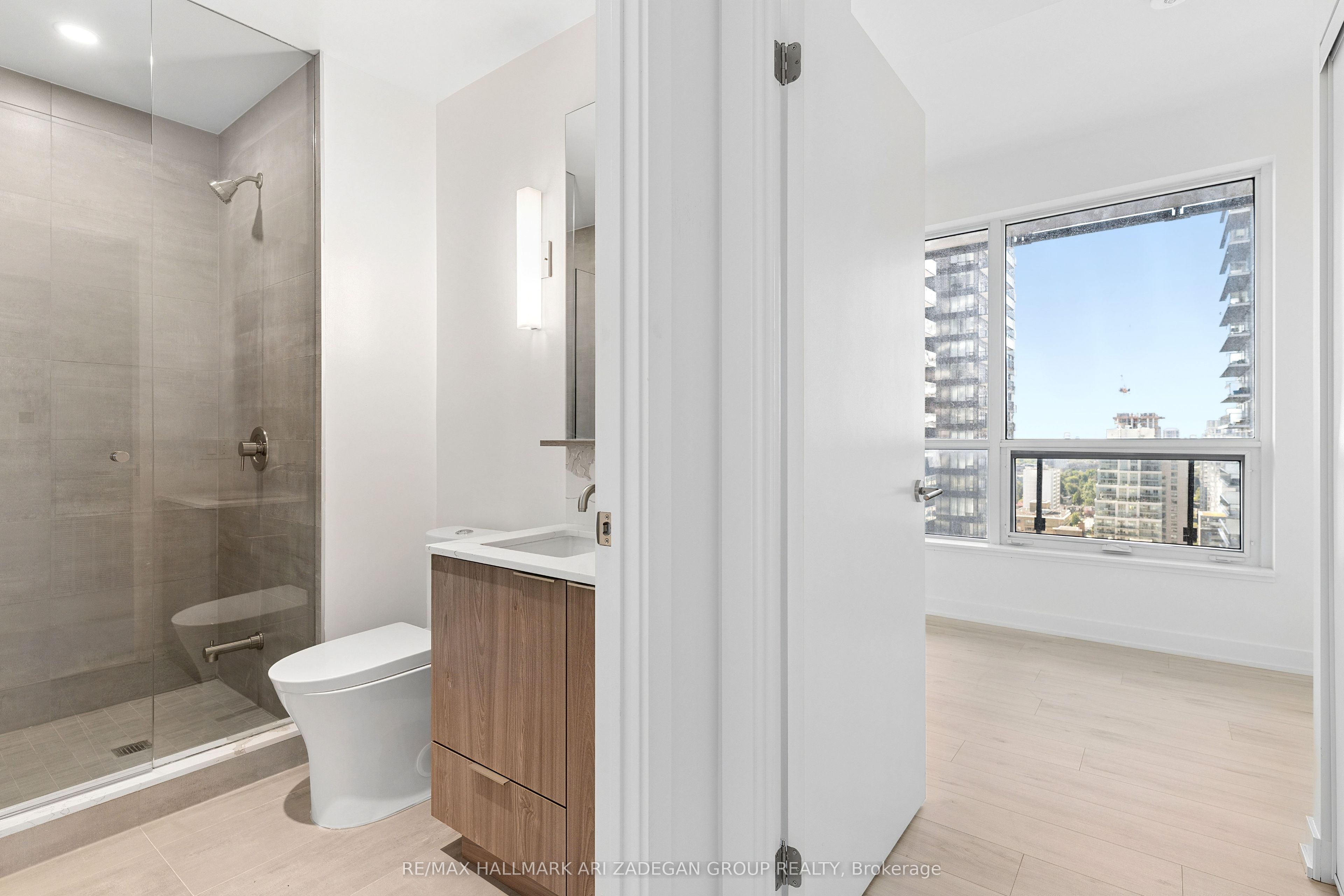 110 Broadway Avenue 2102 Property Photo 17