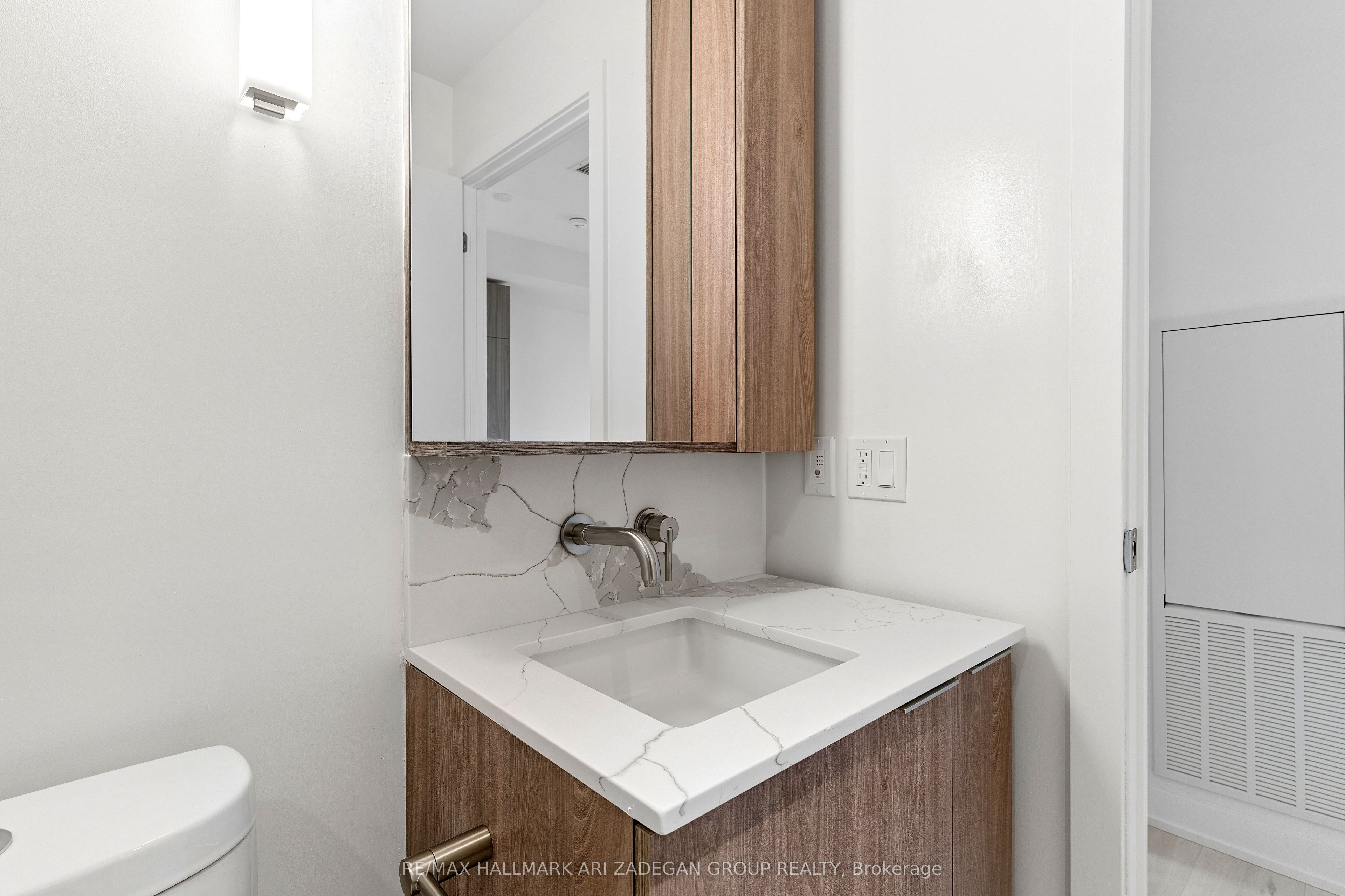 110 Broadway Avenue 2102 Property Photo 19