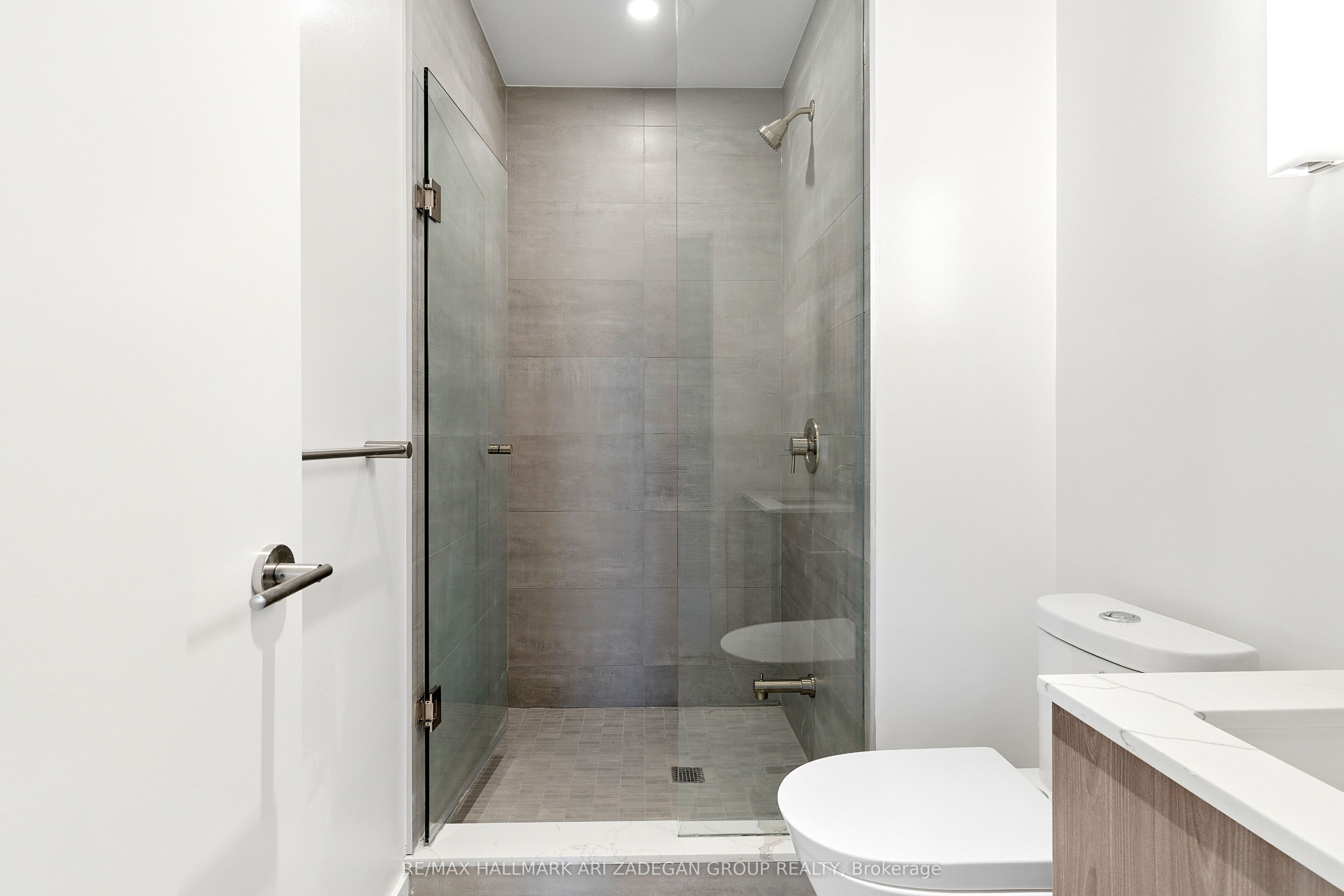 110 Broadway Avenue 2102 Property Photo 20