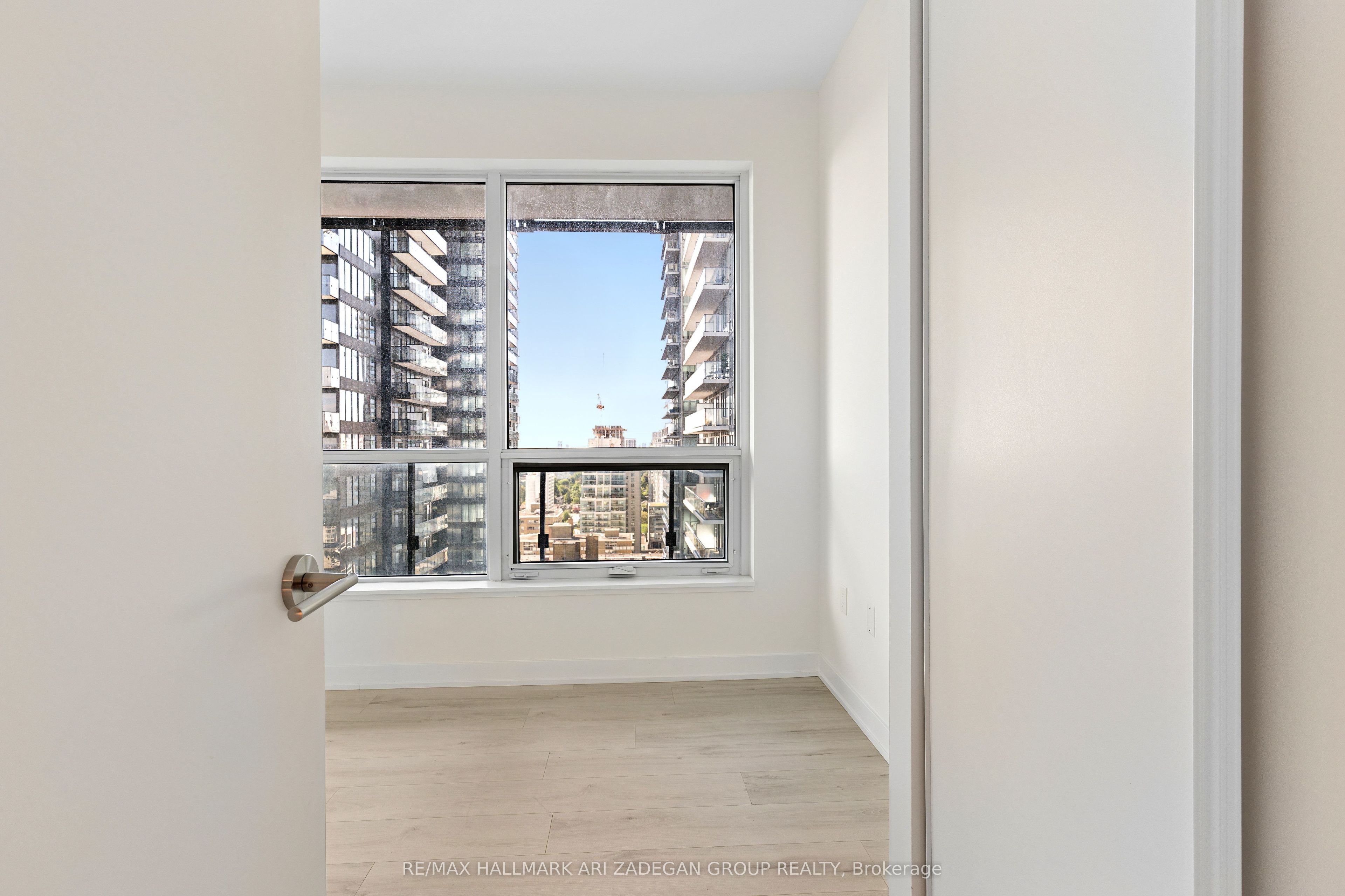 110 Broadway Avenue 2102 Property Photo 21