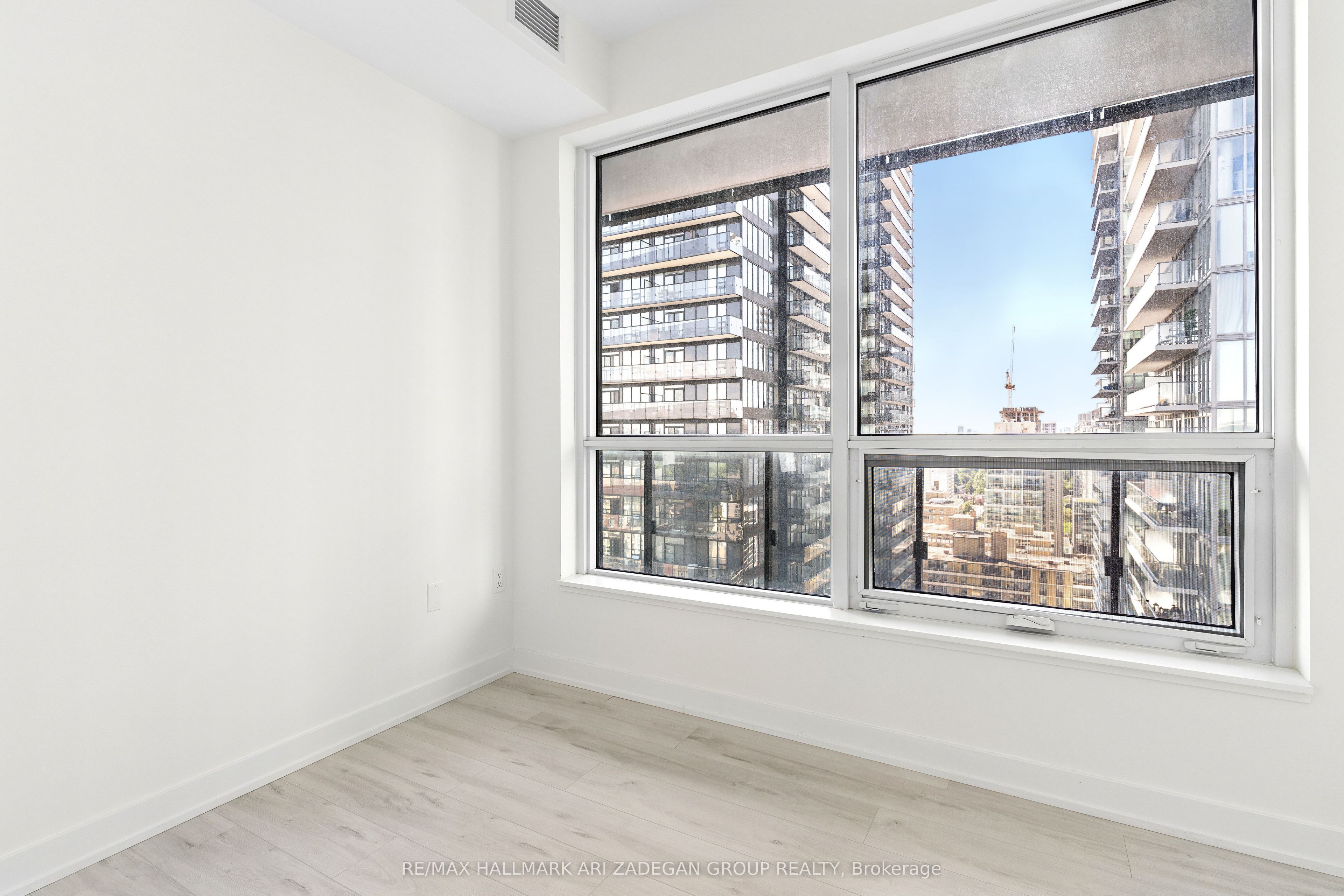 110 Broadway Avenue 2102 Property Photo 22