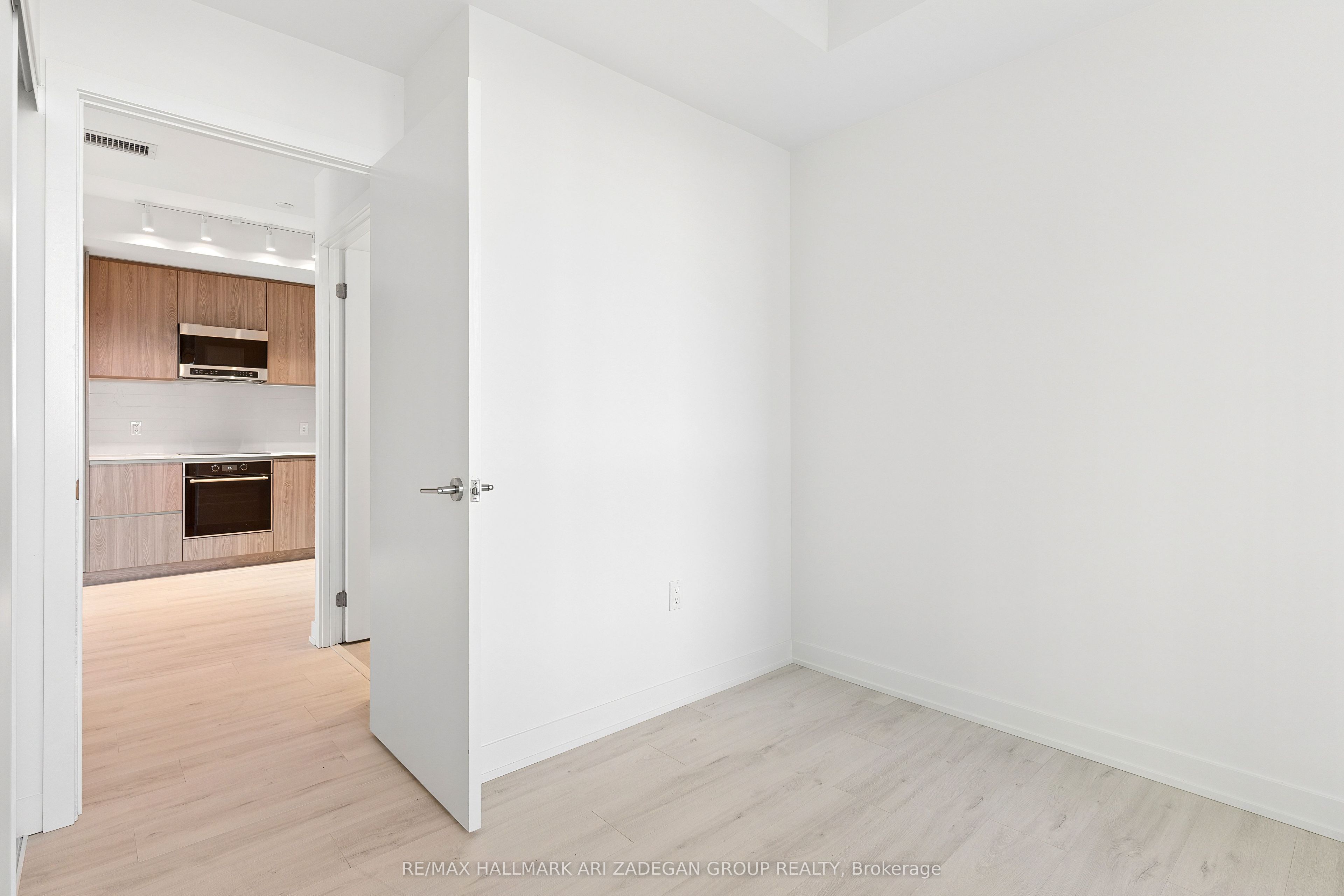 110 Broadway Avenue 2102 Property Photo 23