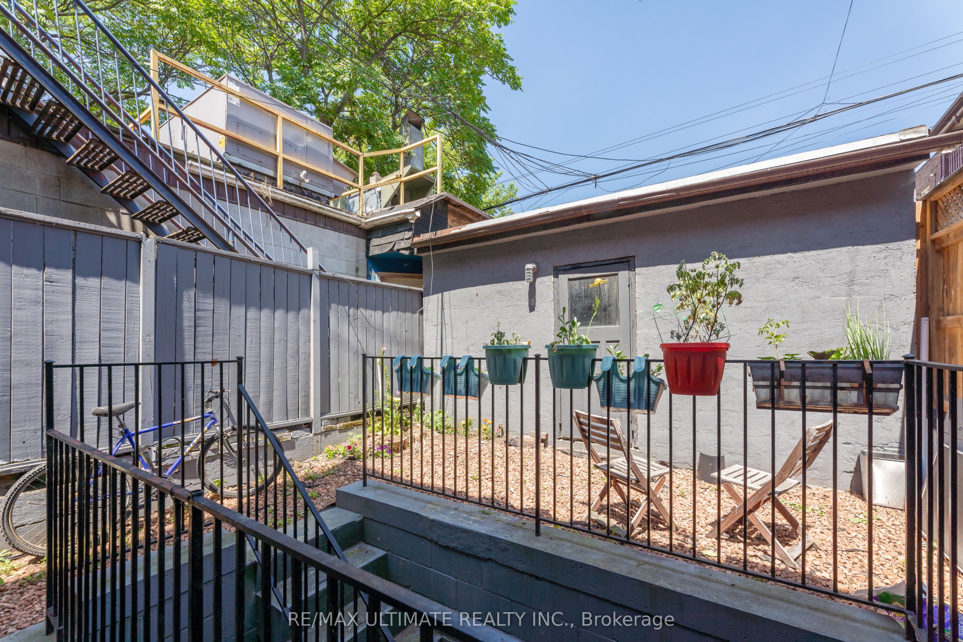 1164 Queen Street W Property Photo 39
