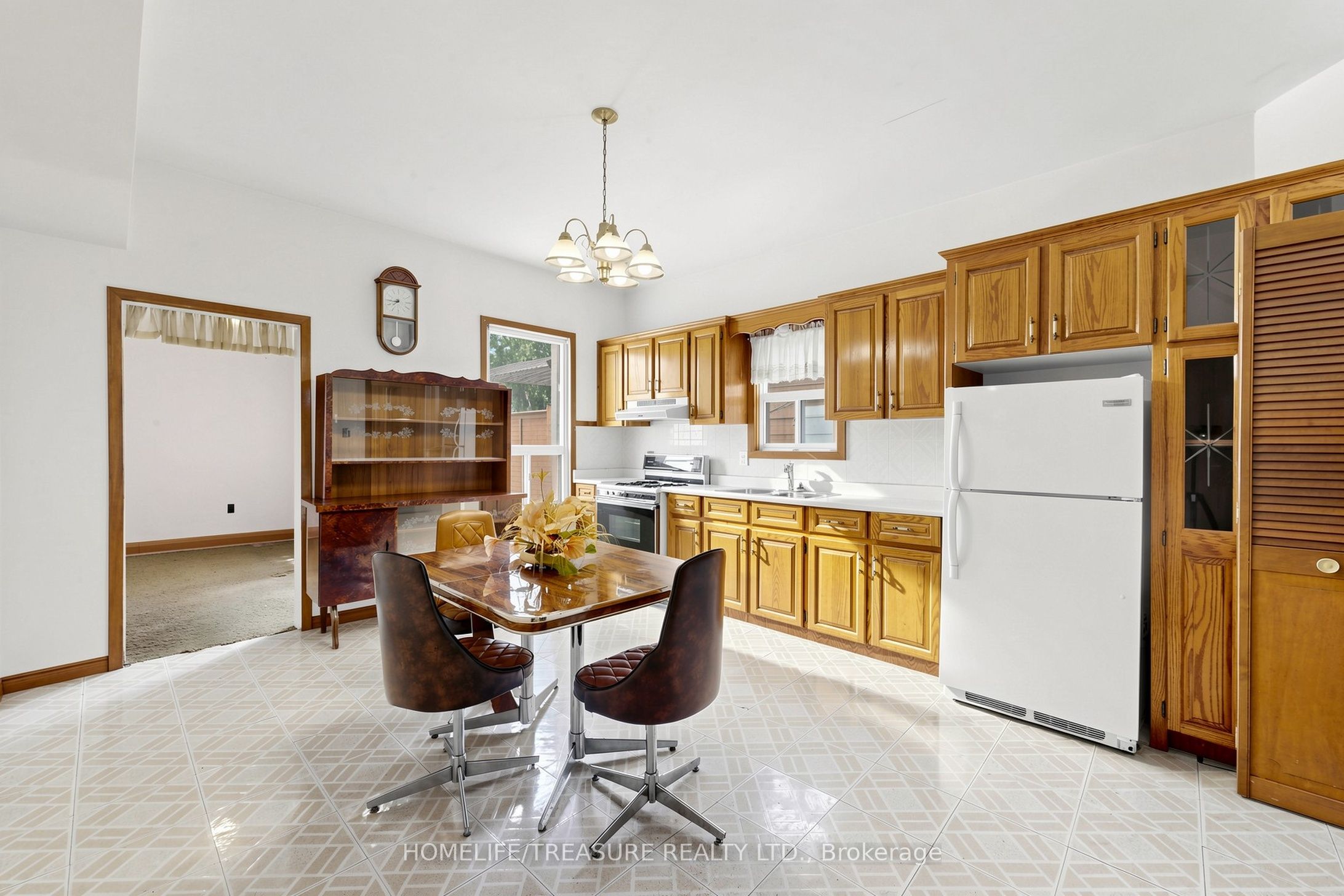 123 Robert Street Property Photo 11
