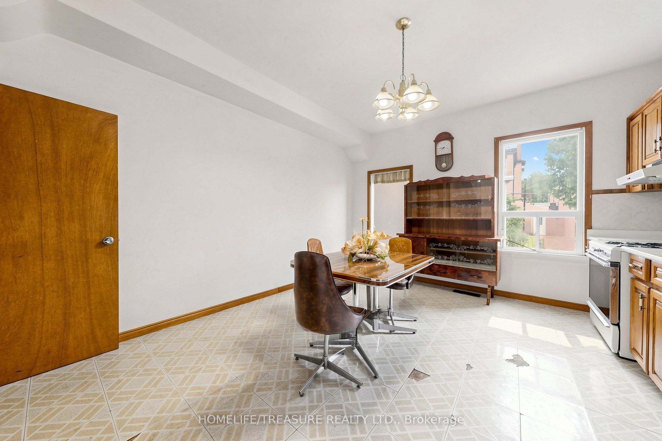123 Robert Street Property Photo 13