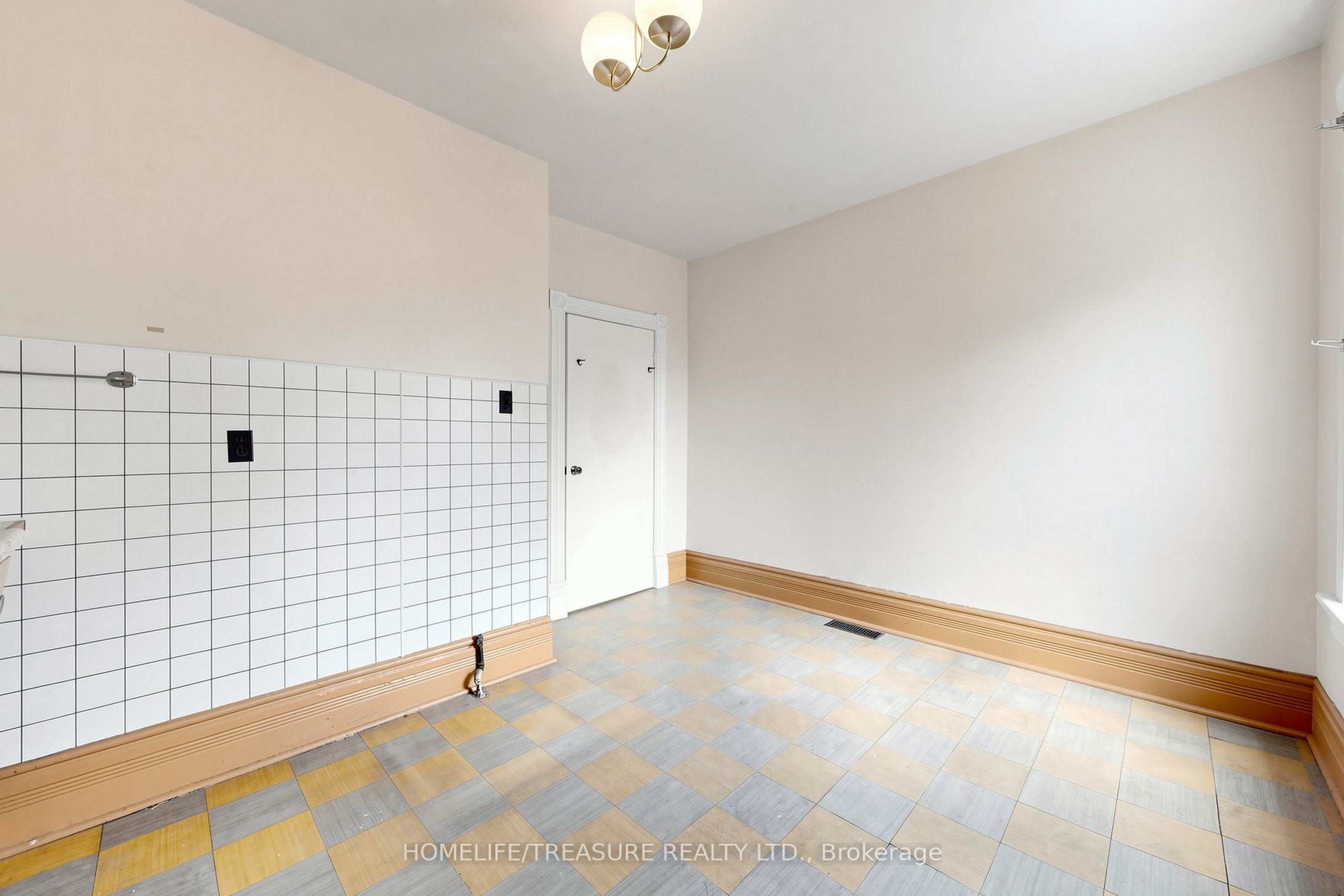123 Robert Street Property Photo 17