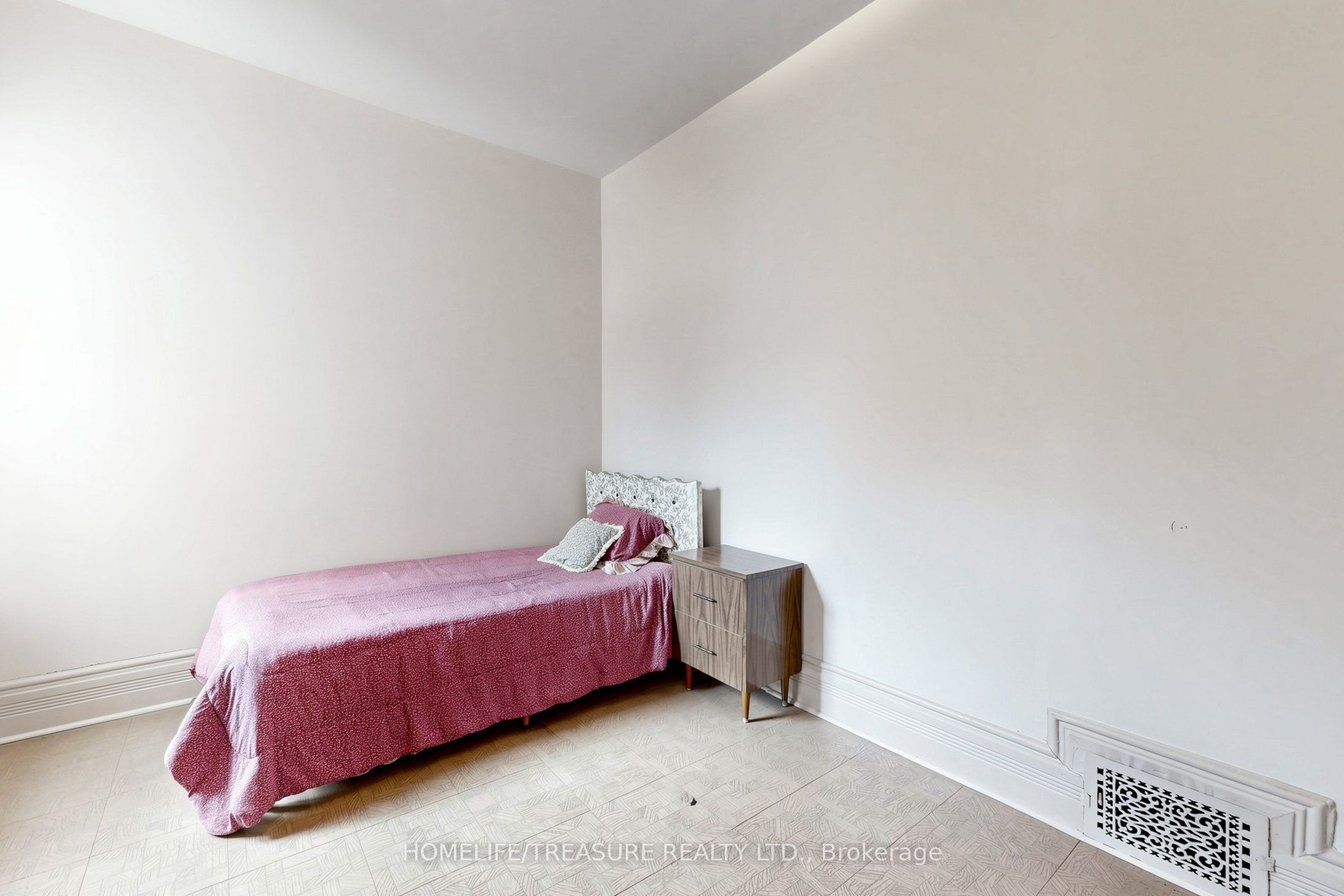 123 Robert Street Property Photo 21