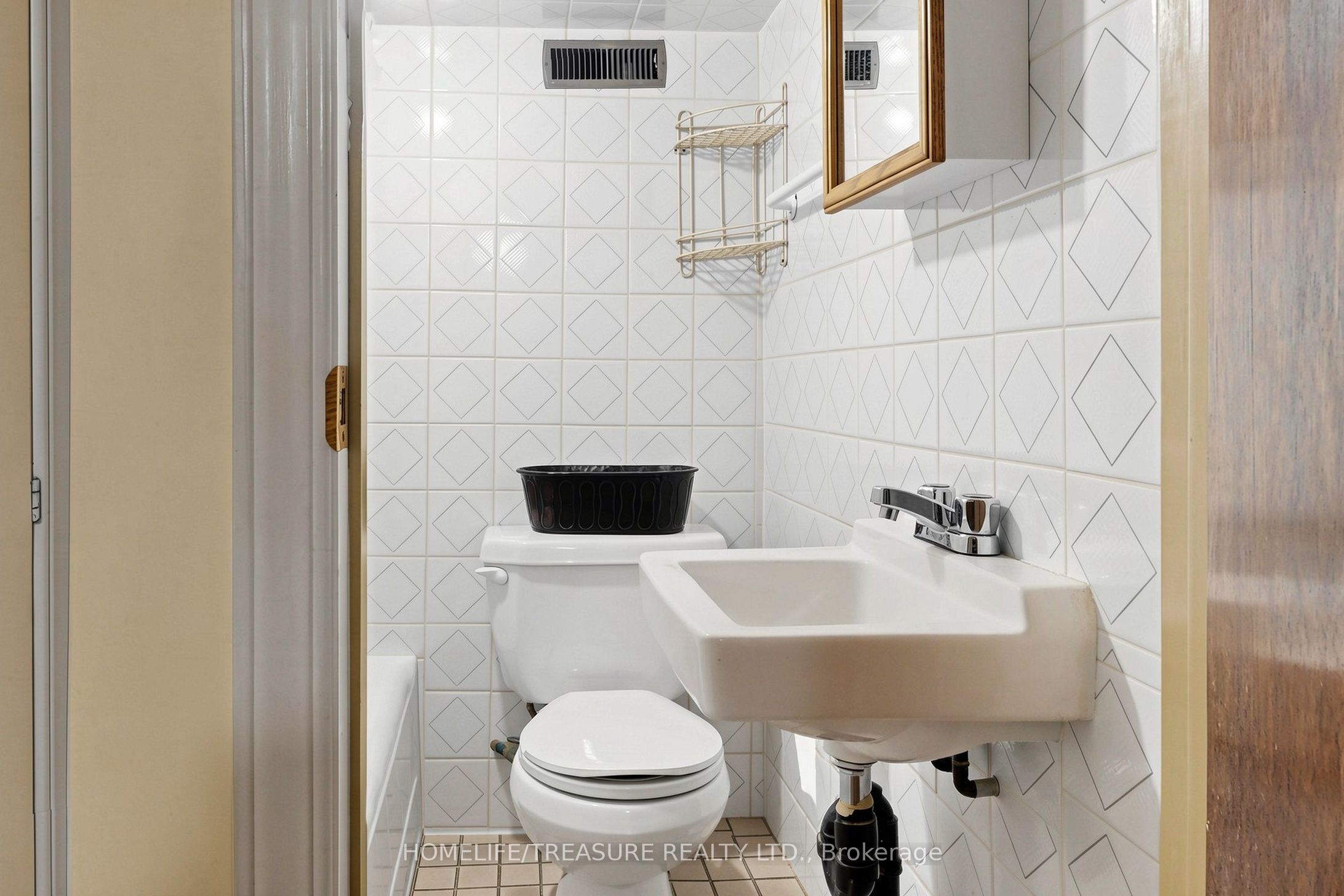 123 Robert Street Property Photo 29