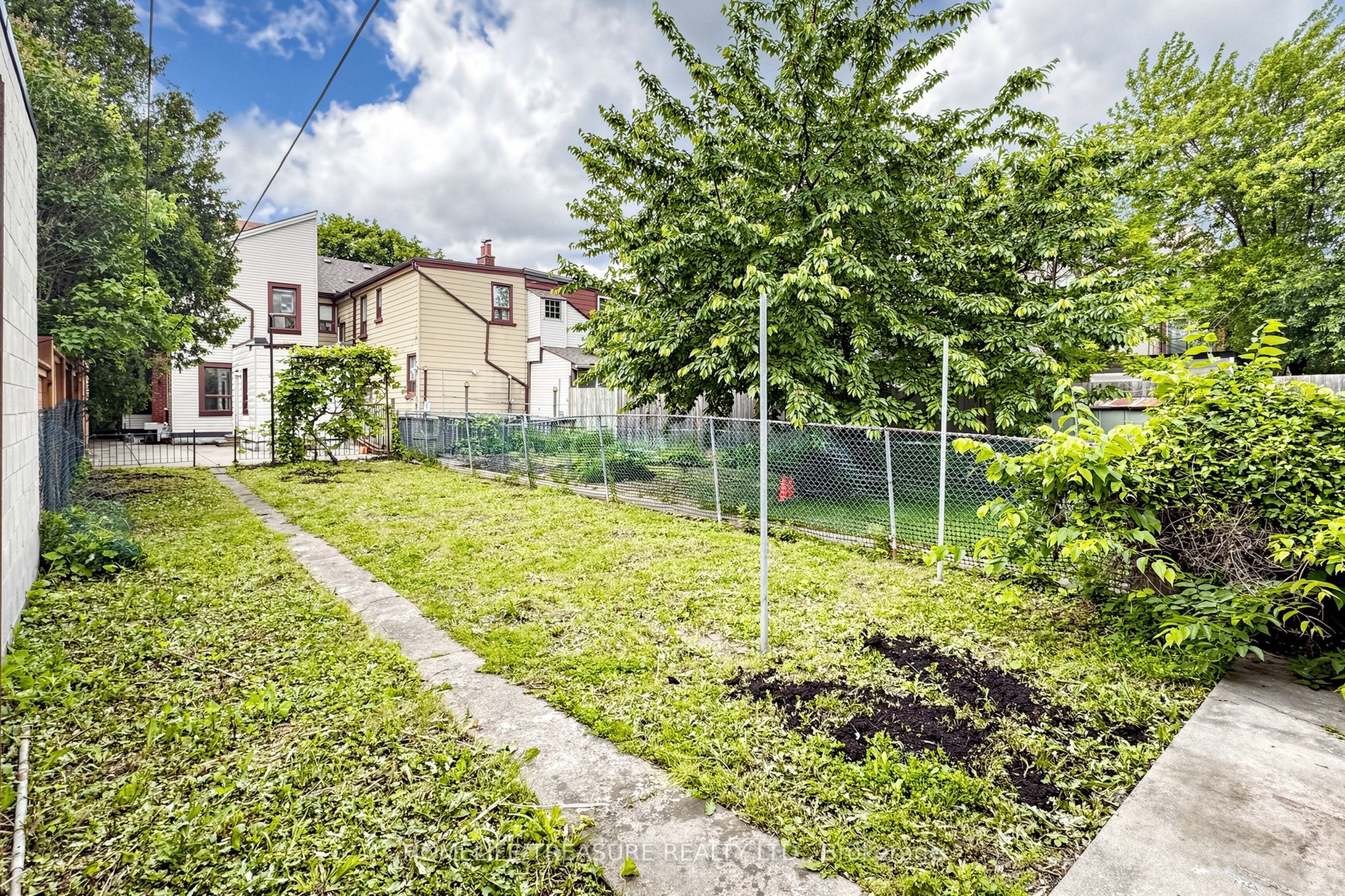 123 Robert Street Property Photo 33