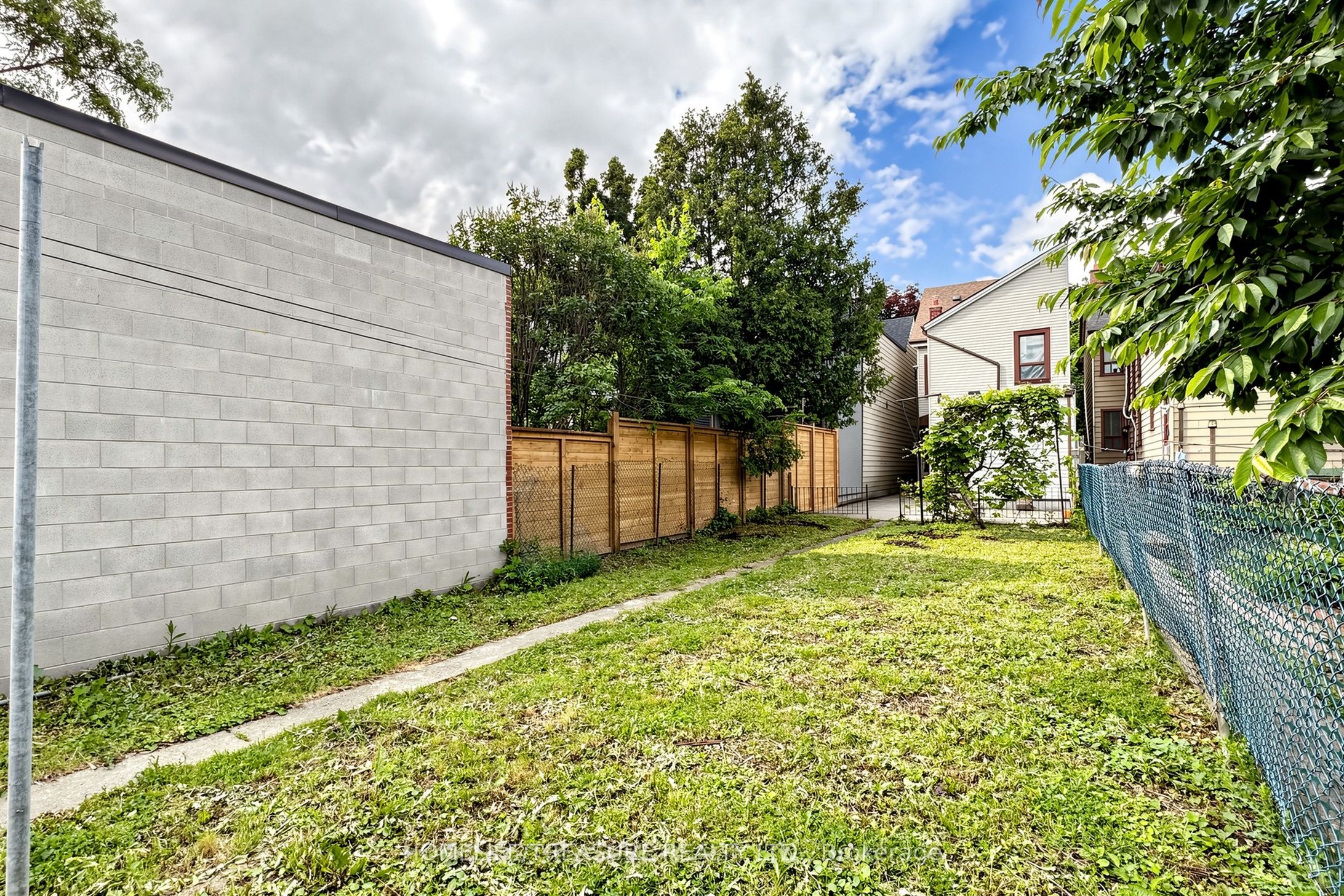 123 Robert Street Property Photo 35