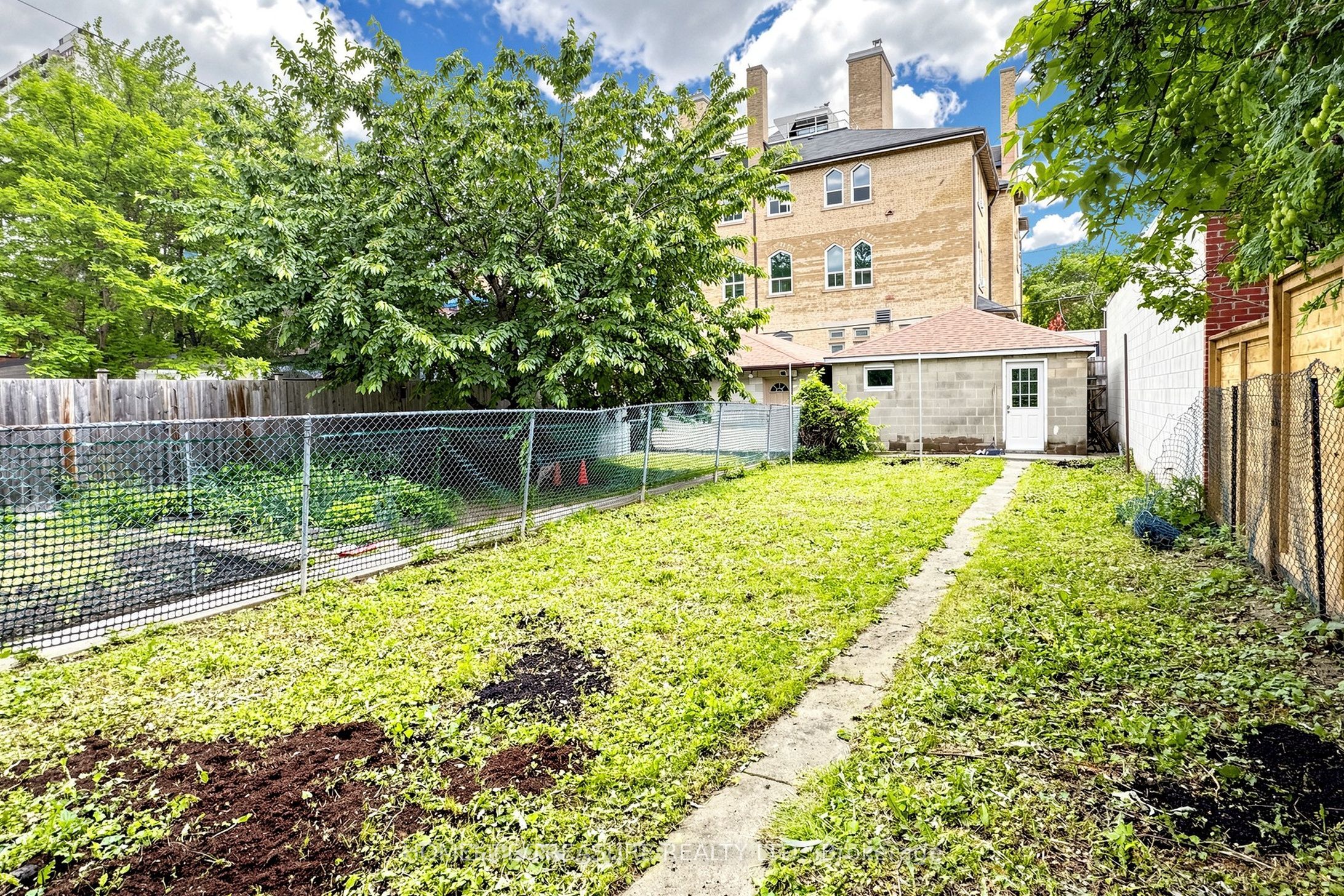 123 Robert Street Property Photo 37