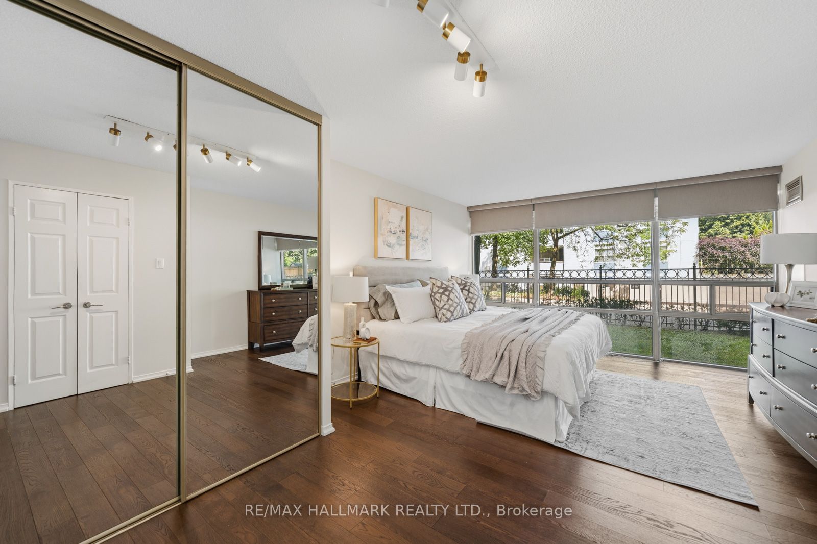 18 Lower Village Gate 108 Property Photo 23