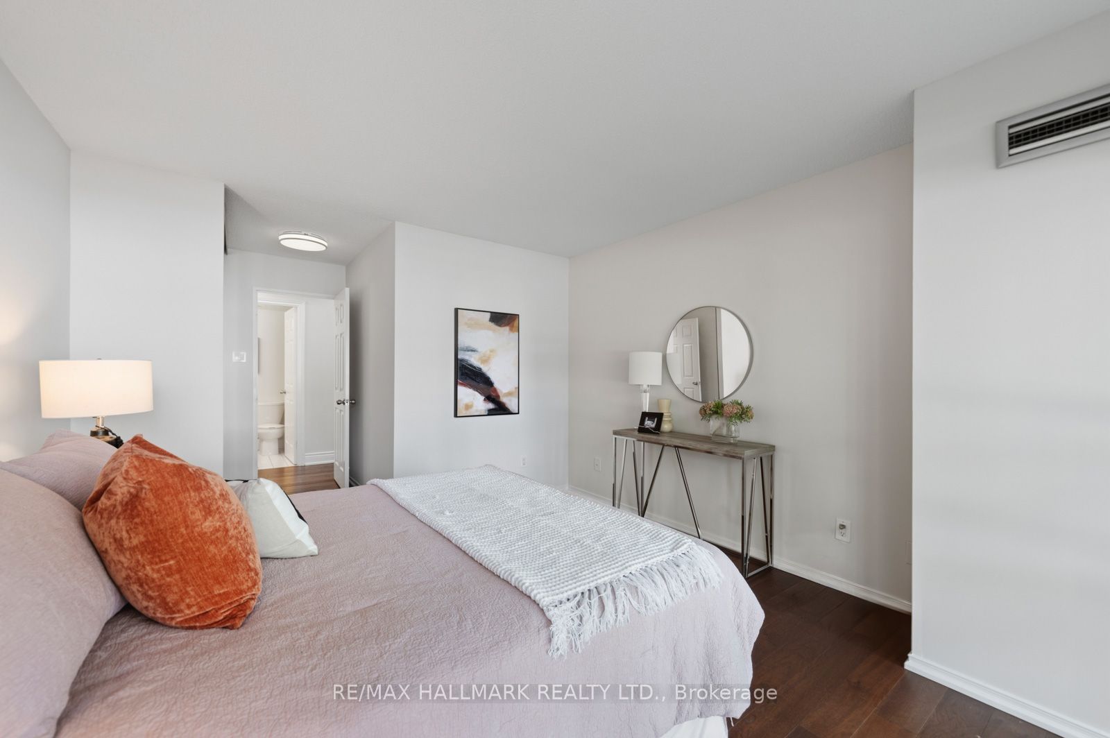 18 Lower Village Gate 108 Property Photo 31