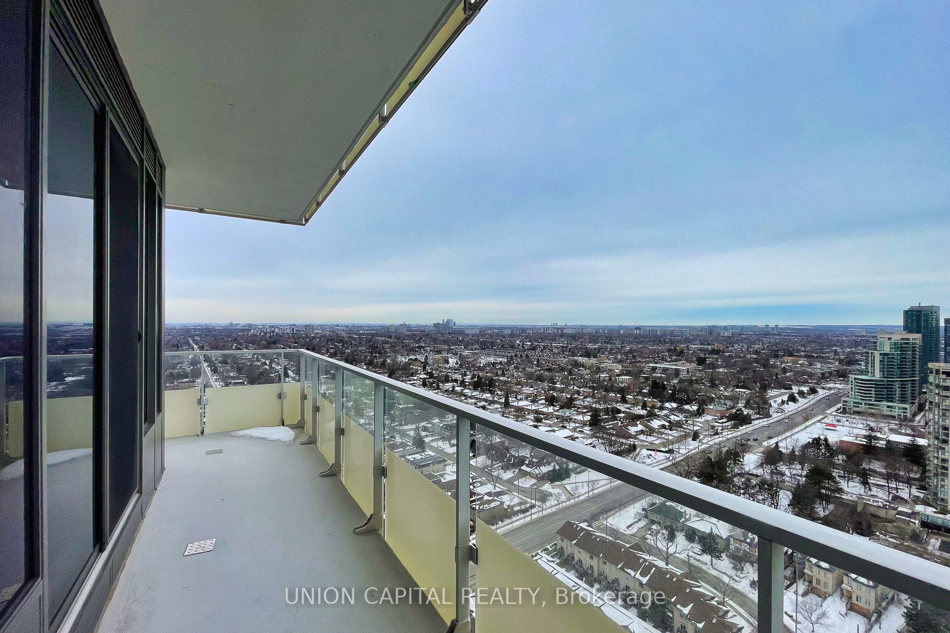75 Canterbury Place Ph206 Property Photo 27