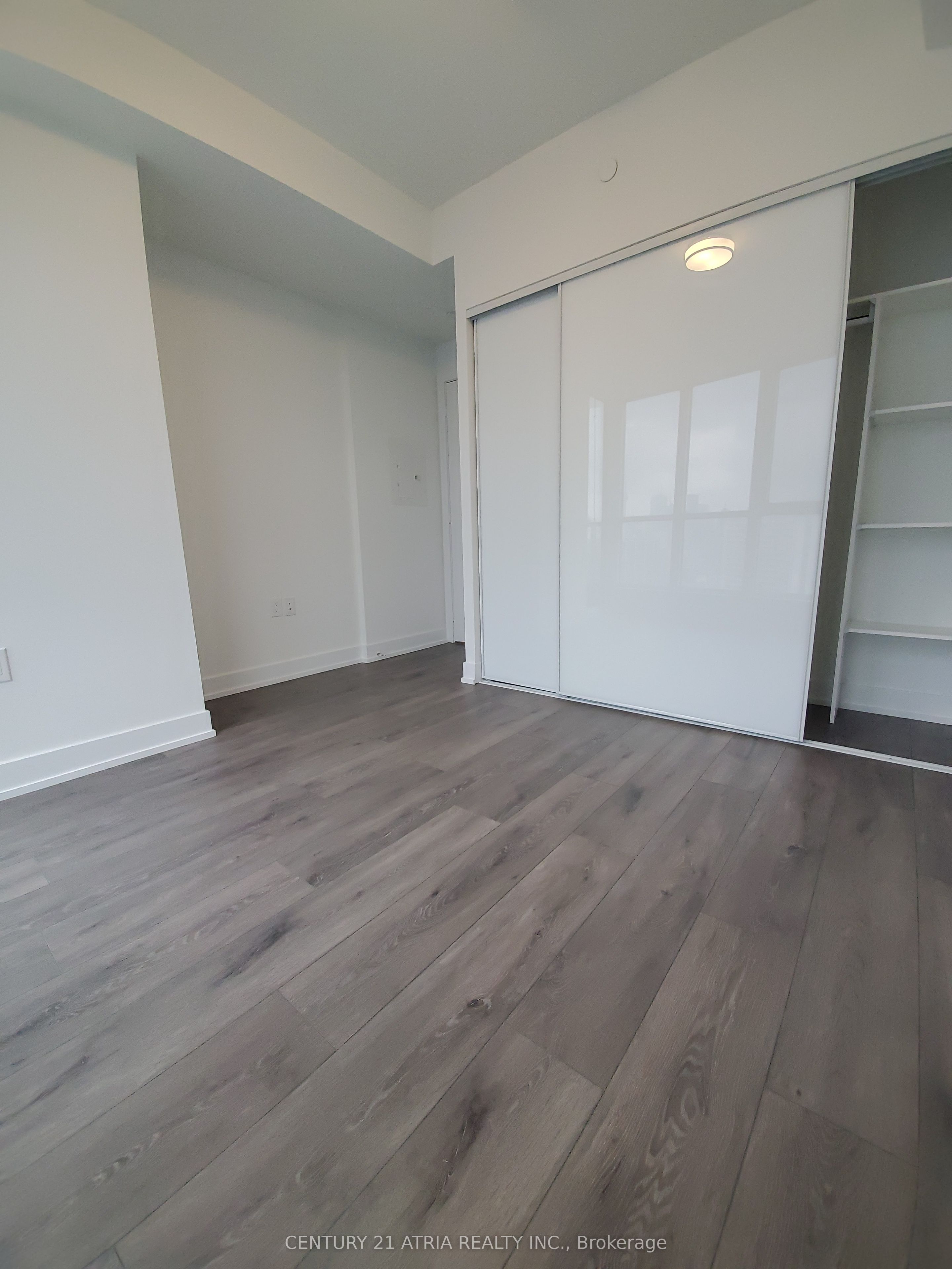 585 Bloor Street E 2719 Property Photo 6