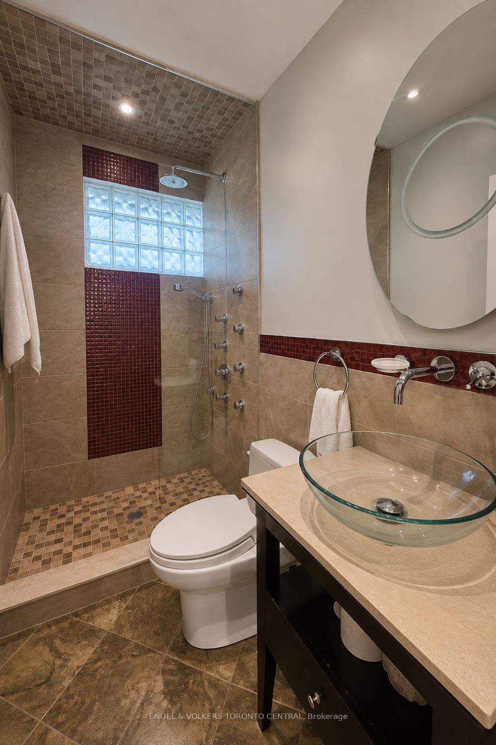2424 Bayview Avenue Property Photo 20