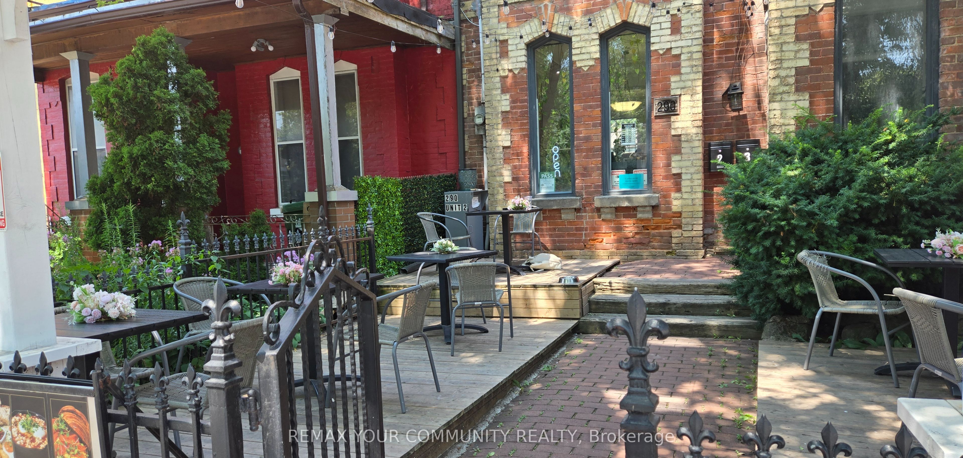 290 Gerrard Street E Property Photo 4