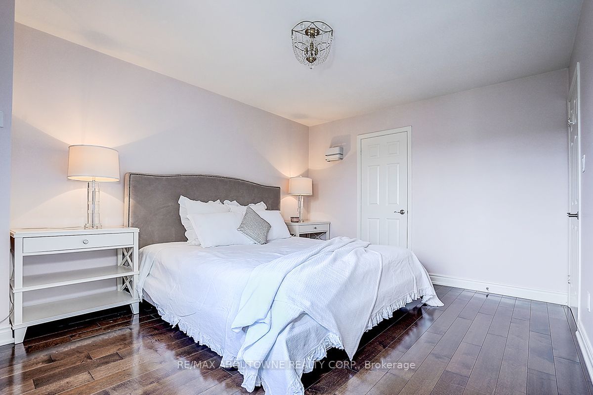 99 Brahms Avenue Property Photo 37