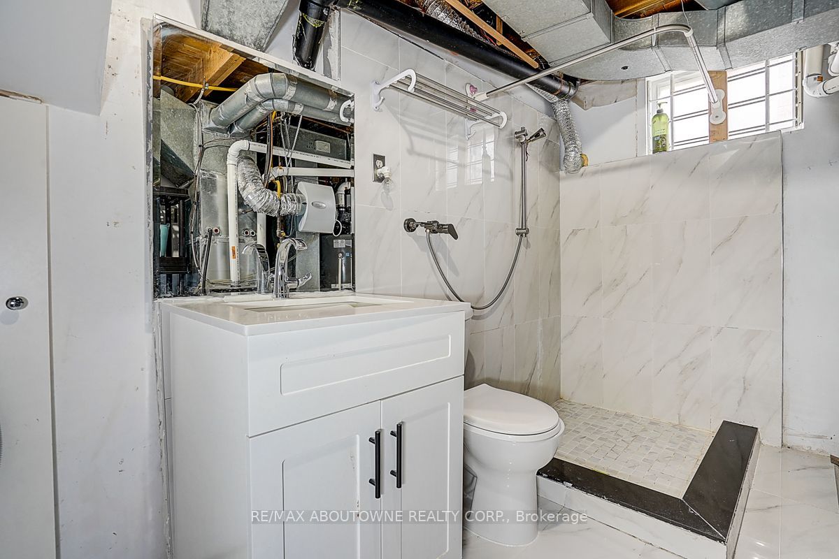 99 Brahms Avenue Property Photo 43