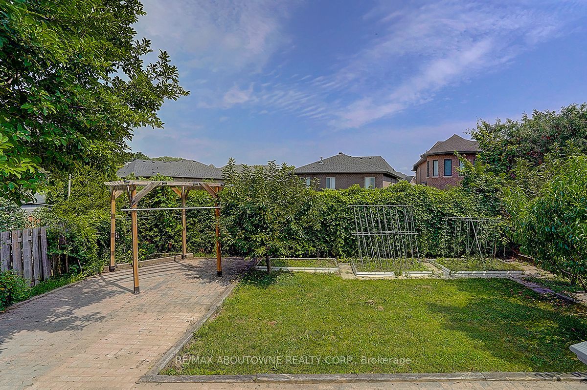 99 Brahms Avenue Property Photo 49