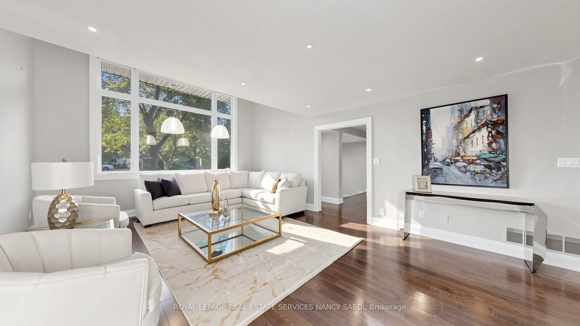 136 Denlow Boulevard Property Photo 7