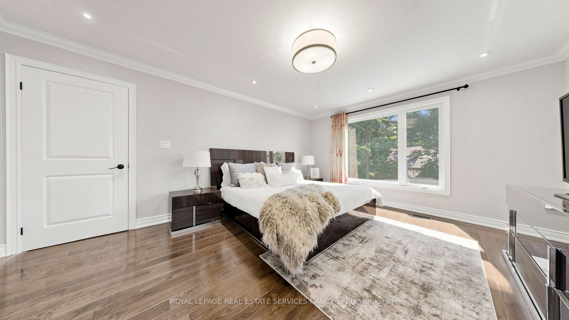 136 Denlow Boulevard Property Photo 30