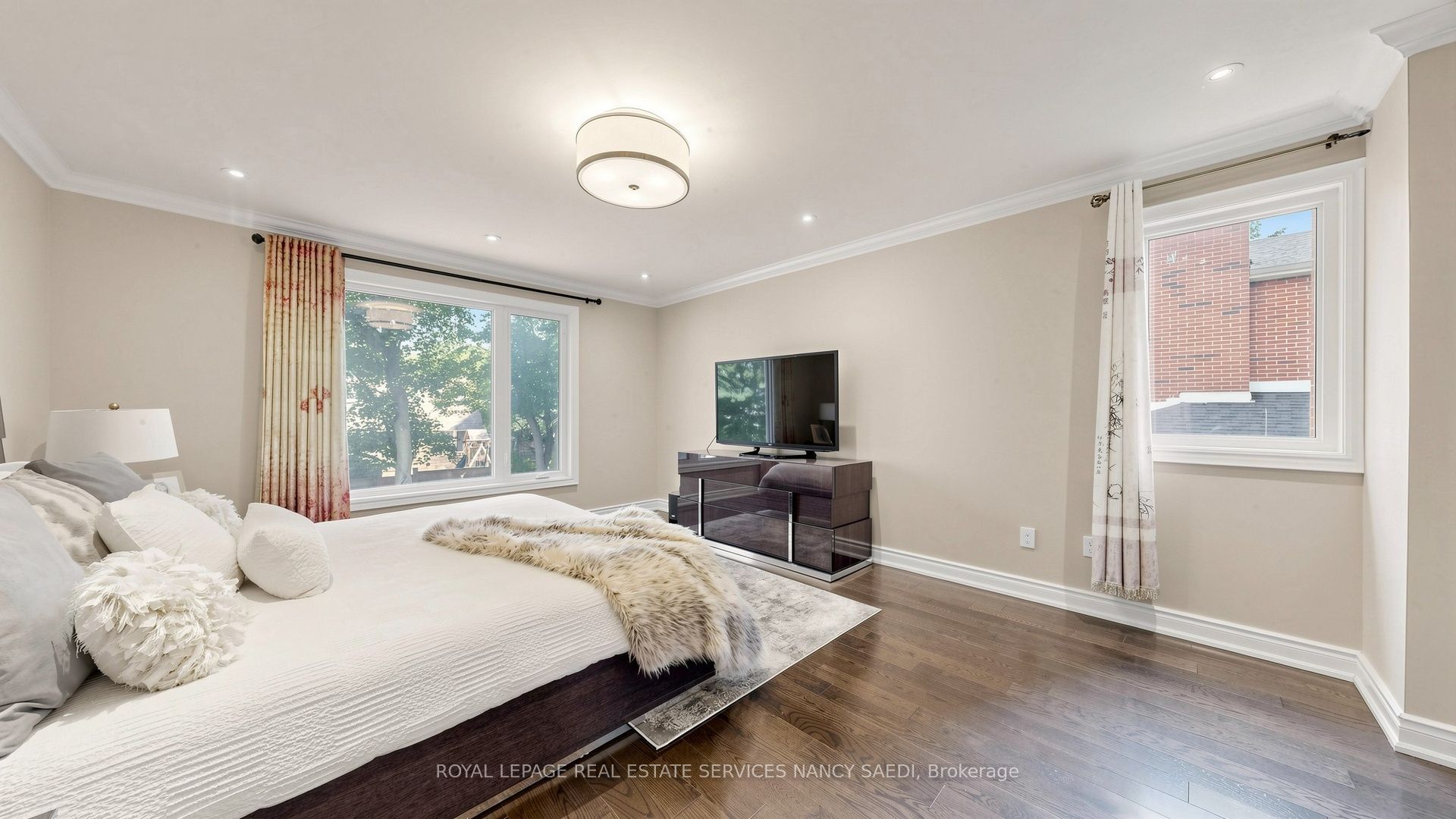 136 Denlow Boulevard Property Photo 32