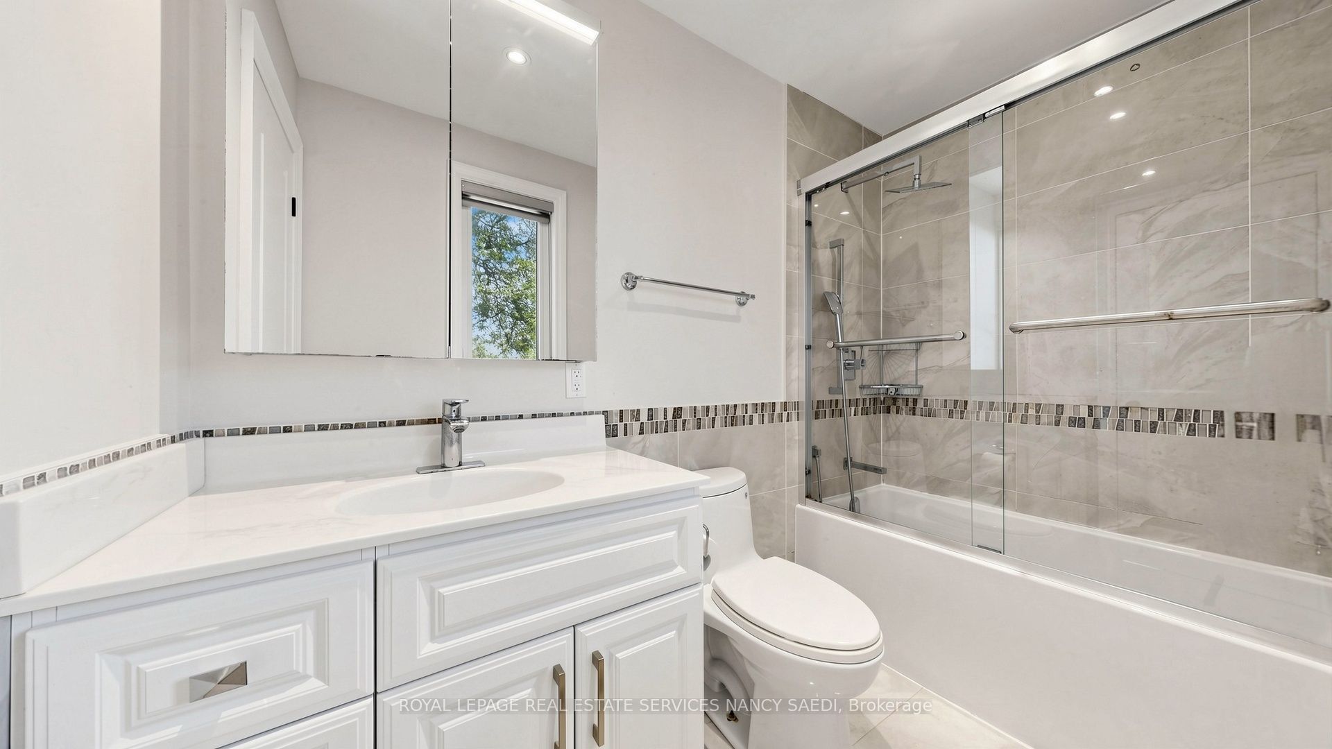 136 Denlow Boulevard Property Photo 38