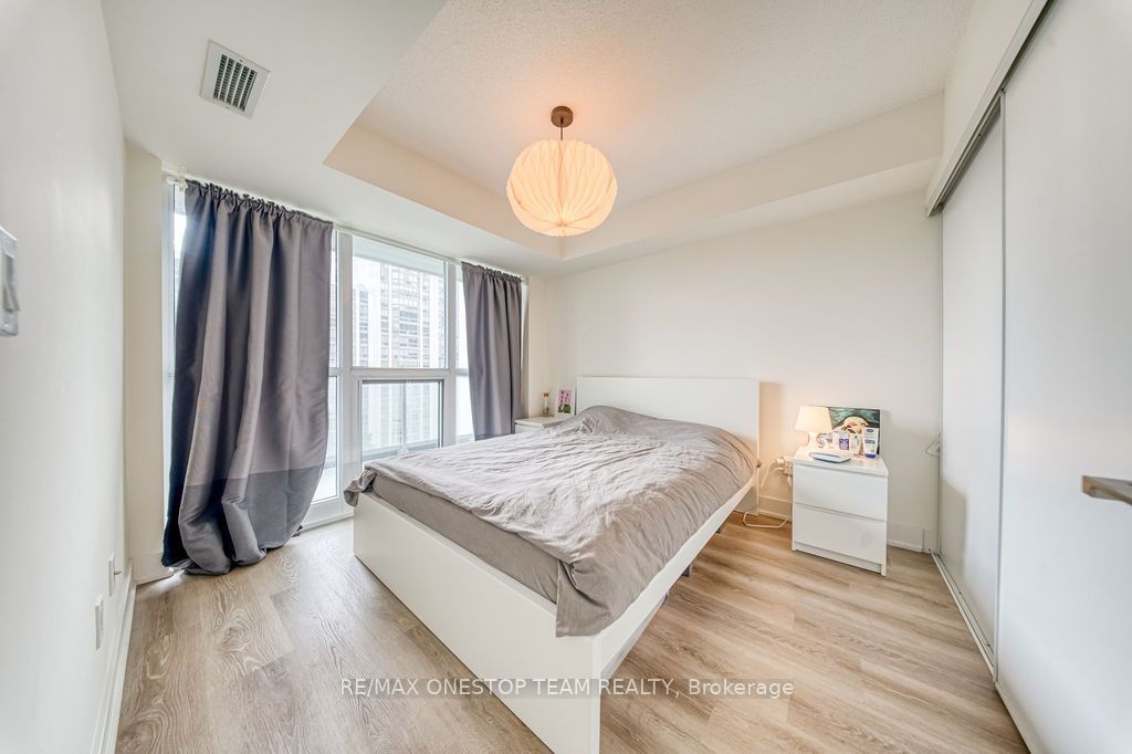 88 Sheppard Avenue E 811 Property Photo 17