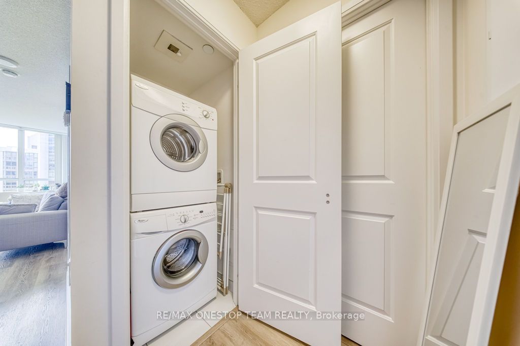 88 Sheppard Avenue E 811 Property Photo 21