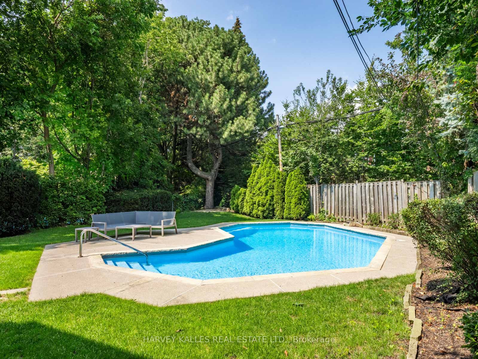 14 Dewbourne Avenue Property Photo 2