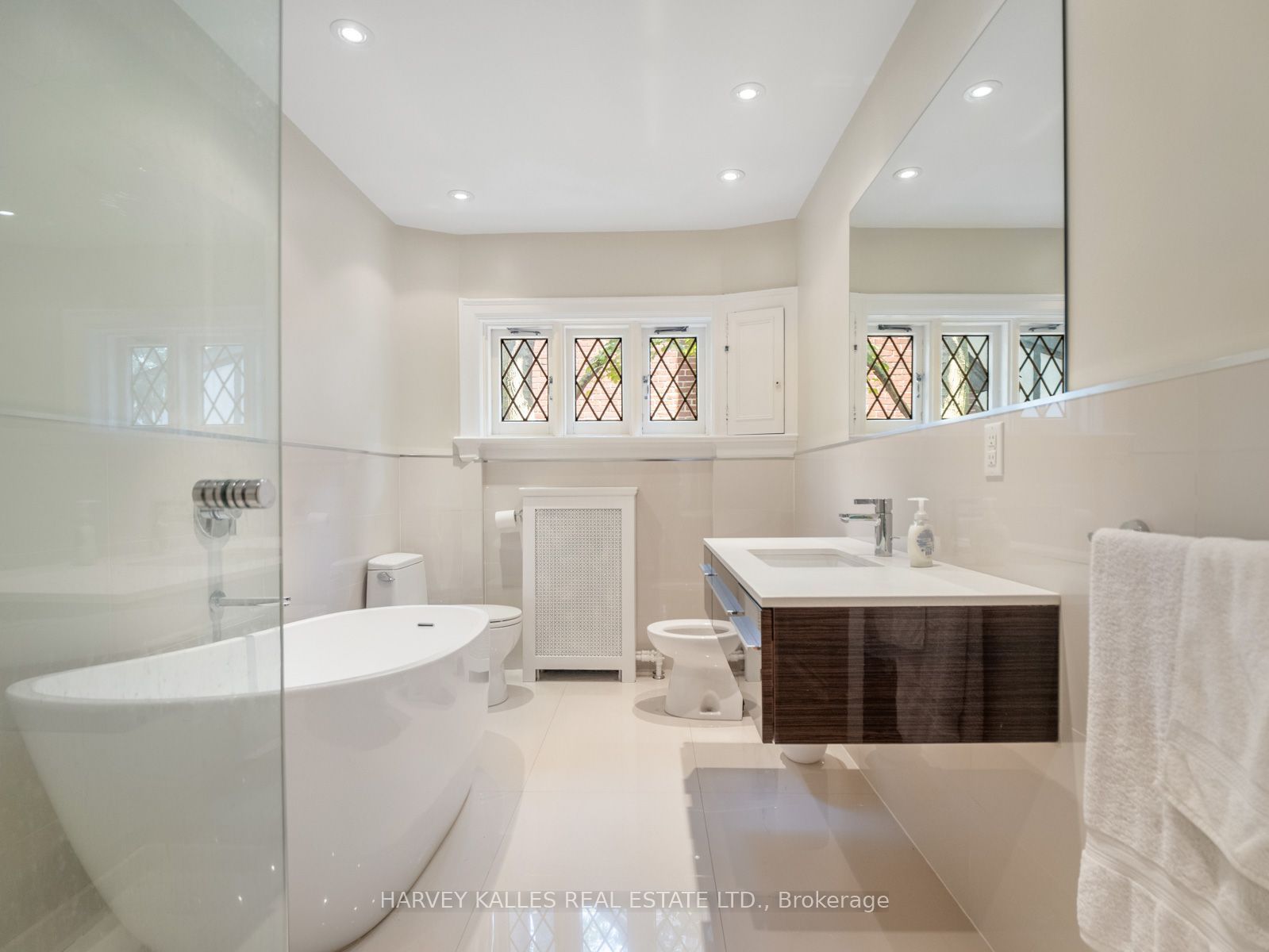 14 Dewbourne Avenue Property Photo 23
