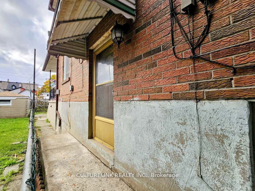 52 Palmerston Avenue Property Photo 6