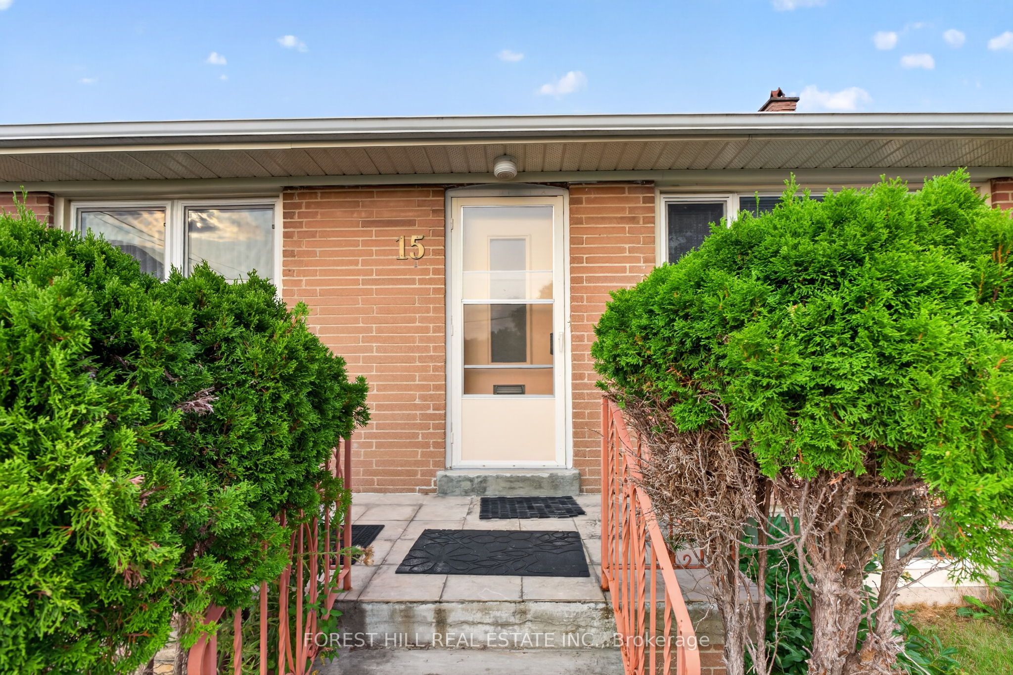 15 Robson Place Property Photo 2
