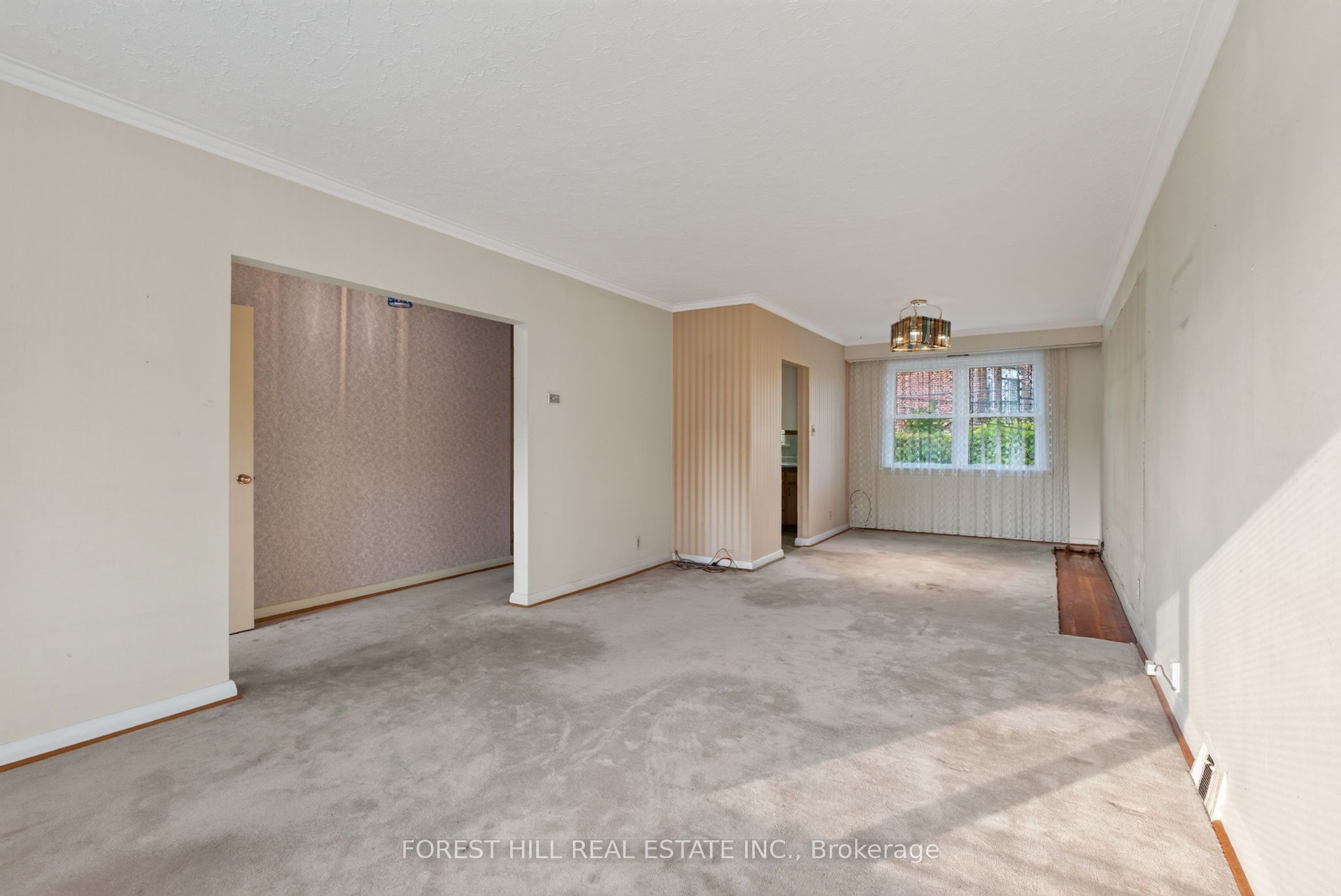 15 Robson Place Property Photo 4