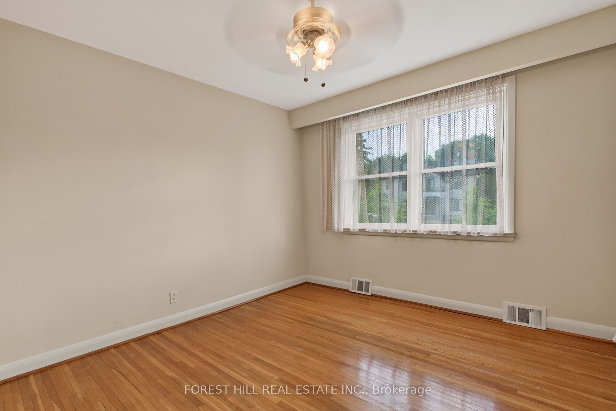 15 Robson Place Property Photo 9