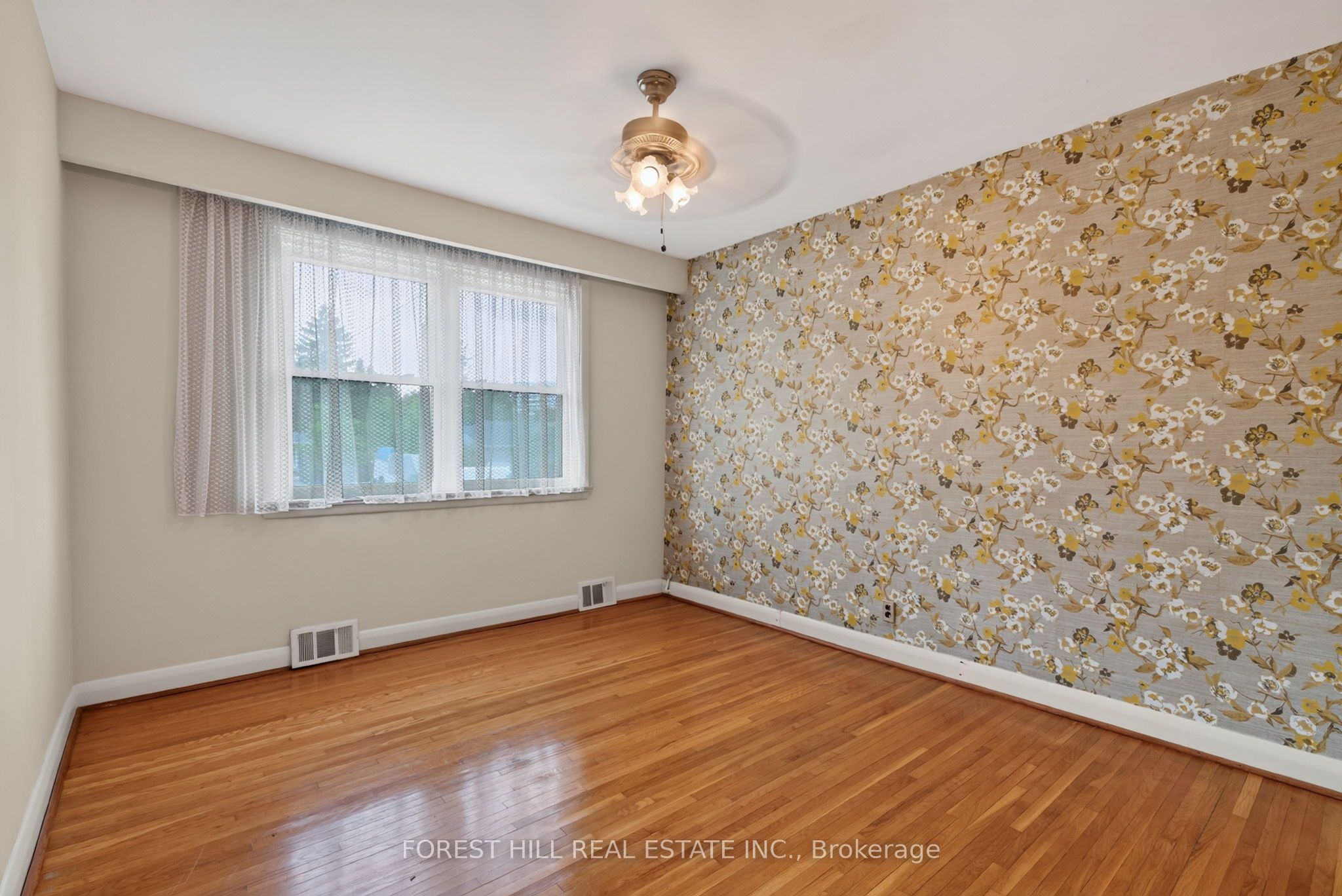 15 Robson Place Property Photo 10