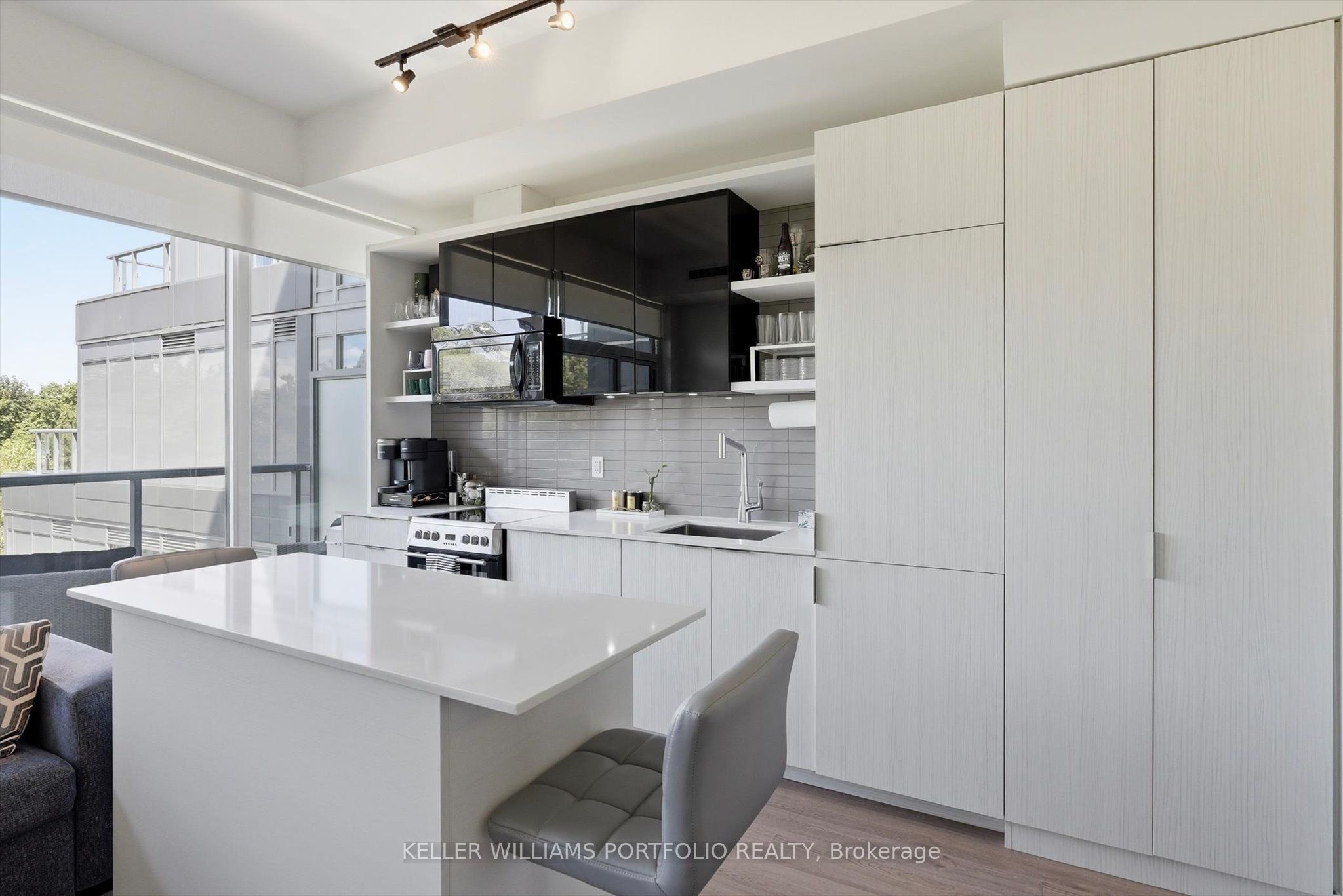 6 Parkwood Avenue 516 Property Photo 15