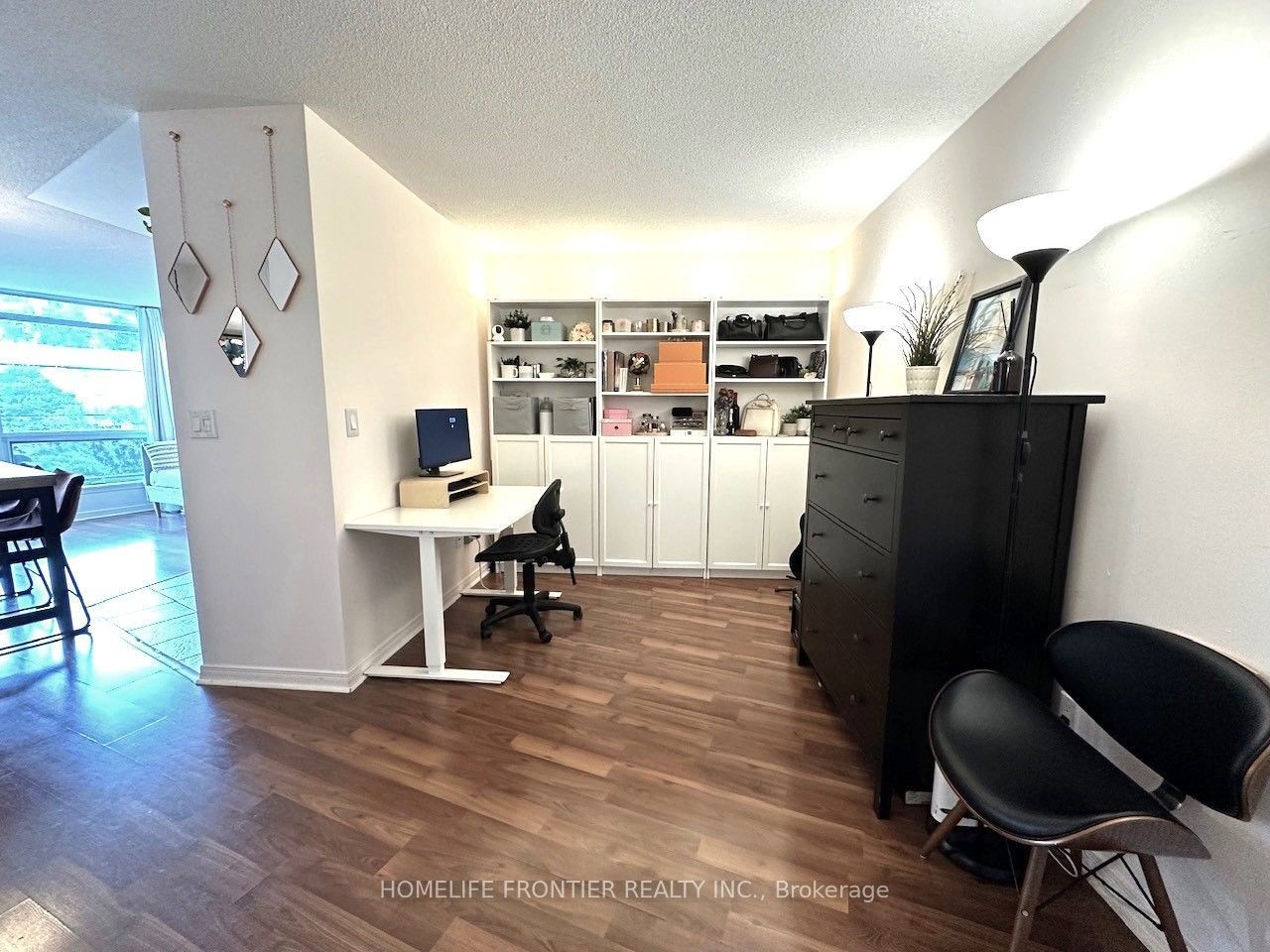 18 Valley Woods Road 716 Property Photo 10