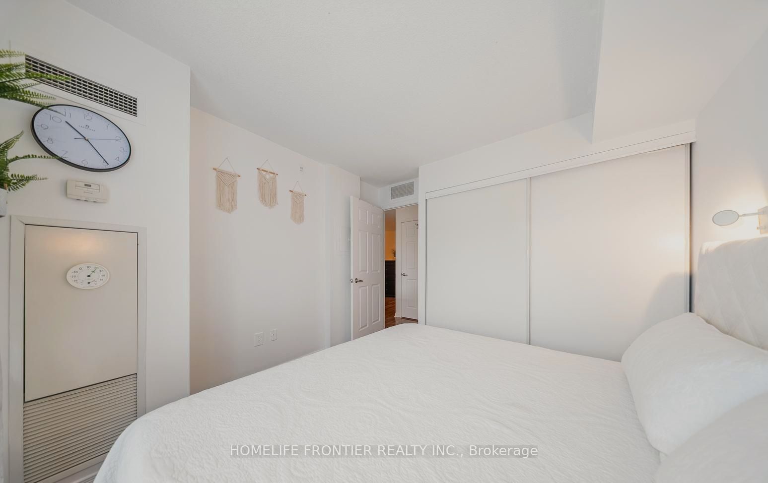 18 Valley Woods Road 716 Property Photo 14