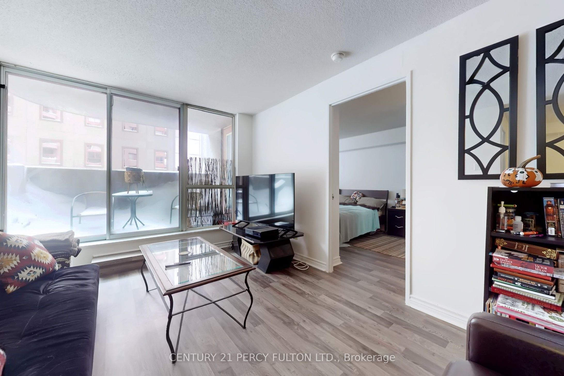 736 Bay Street 703 Property Photo 15