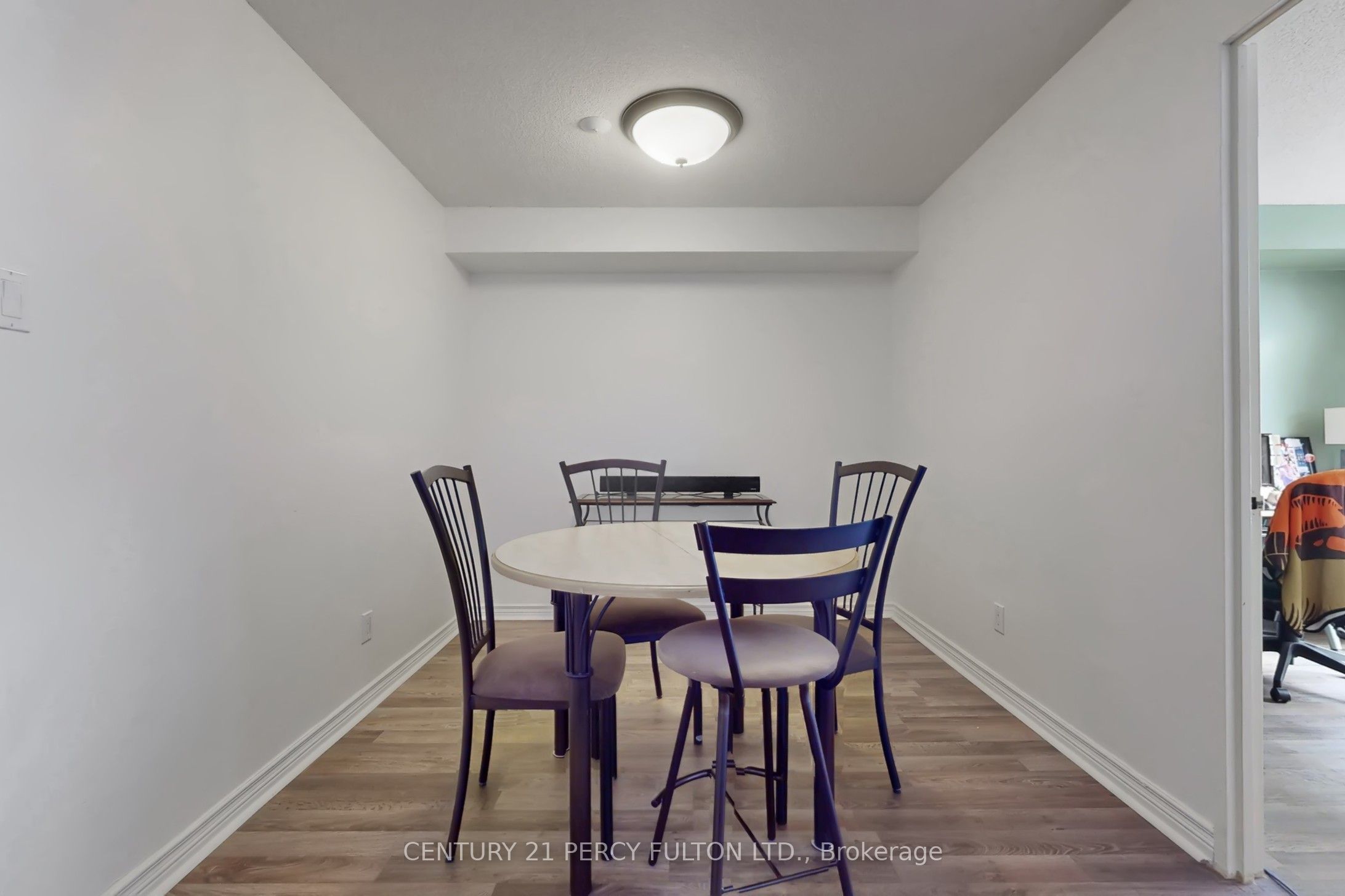 736 Bay Street 703 Property Photo 18