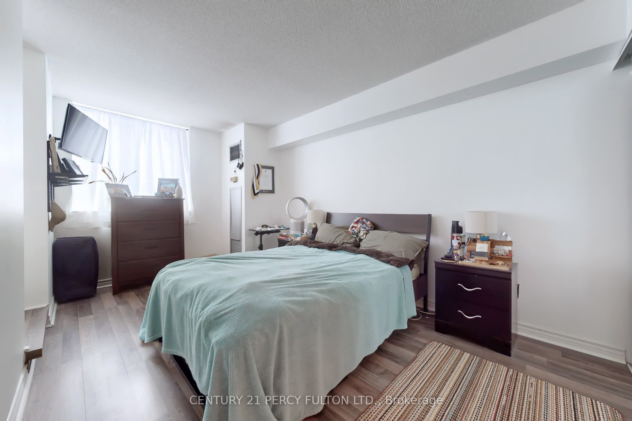 736 Bay Street 703 Property Photo 25