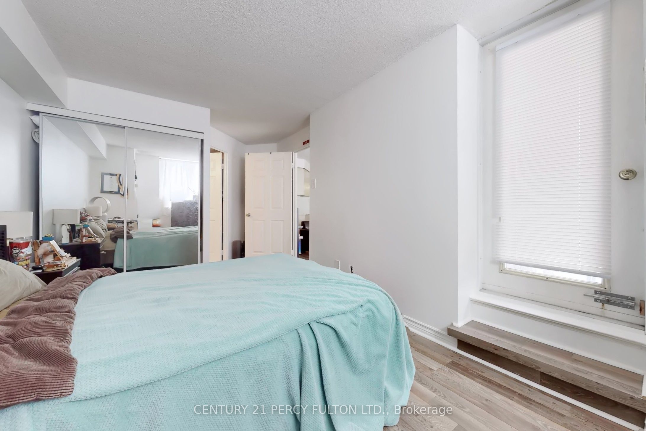 736 Bay Street 703 Property Photo 27