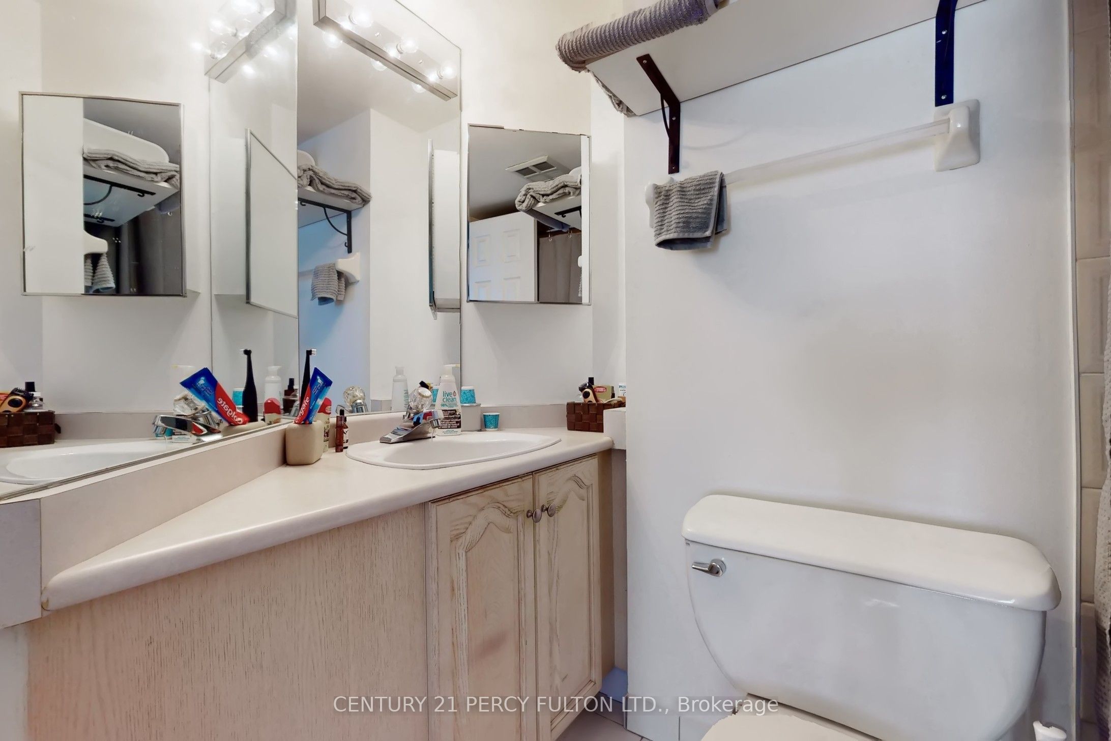 736 Bay Street 703 Property Photo 28