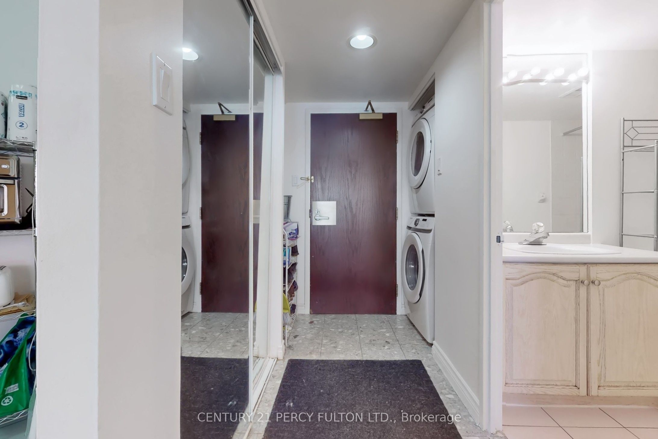 736 Bay Street 703 Property Photo 34