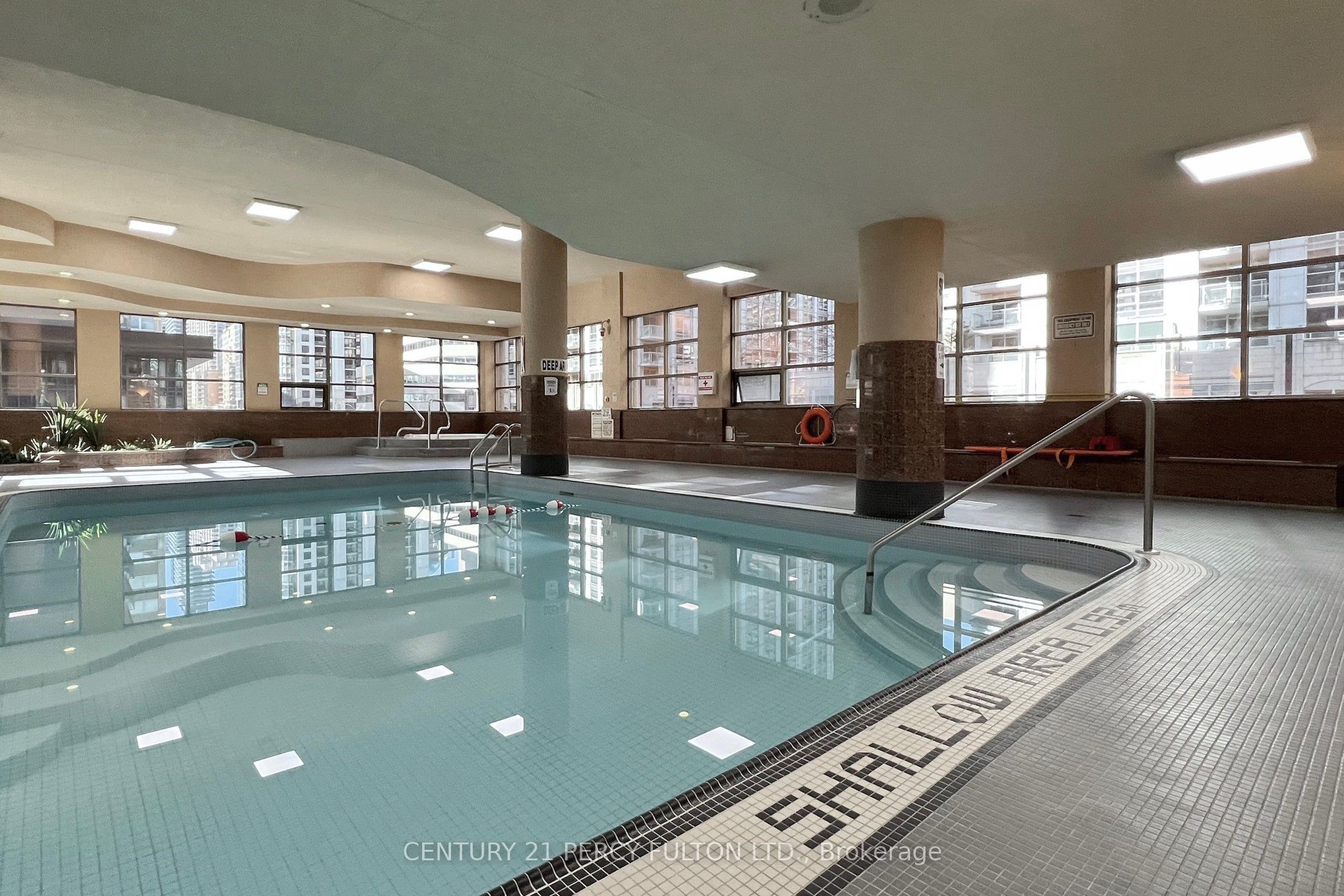 736 Bay Street 703 Property Photo 39