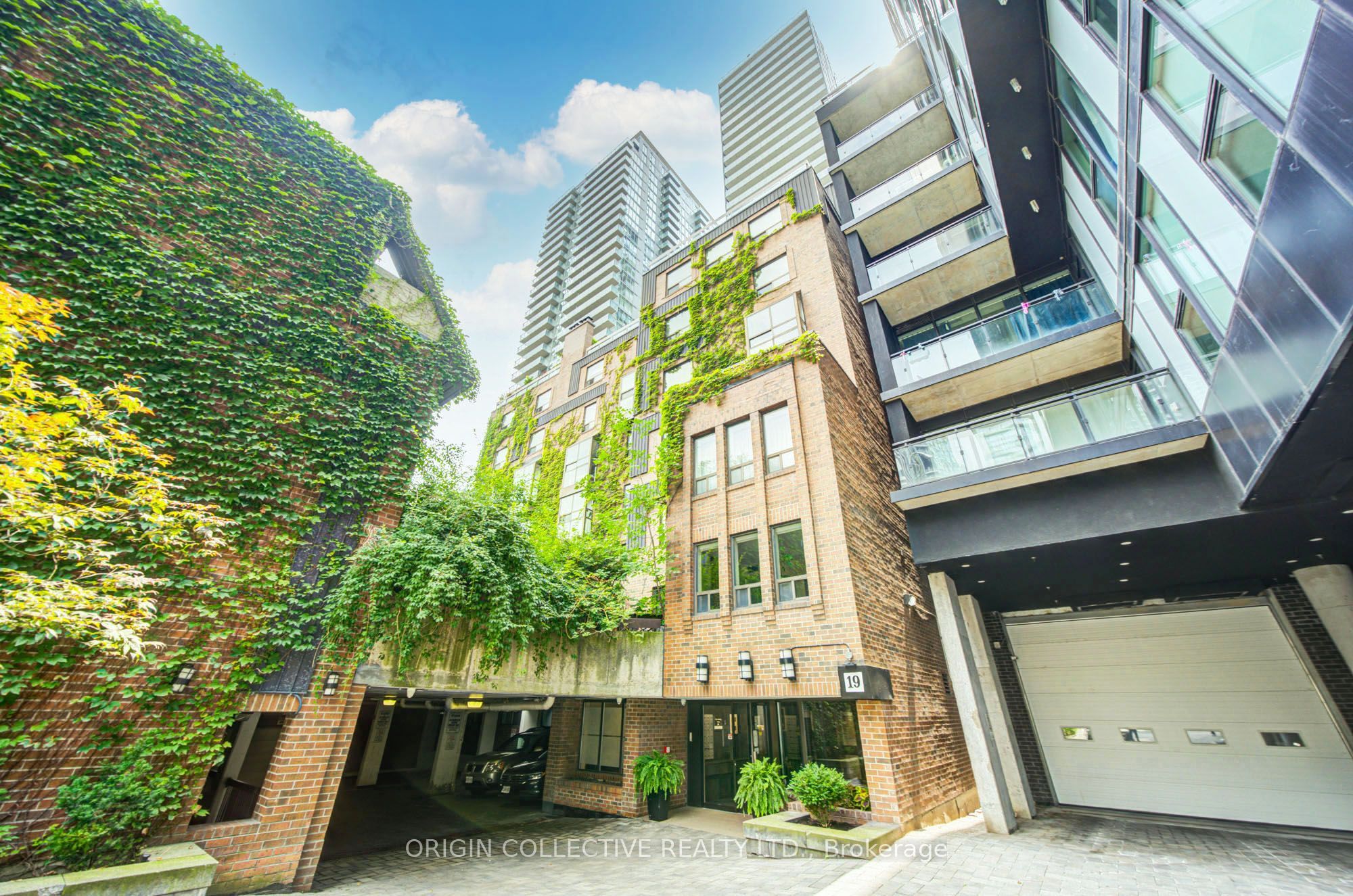 19 Dundonald Street 305 Property Photo 2